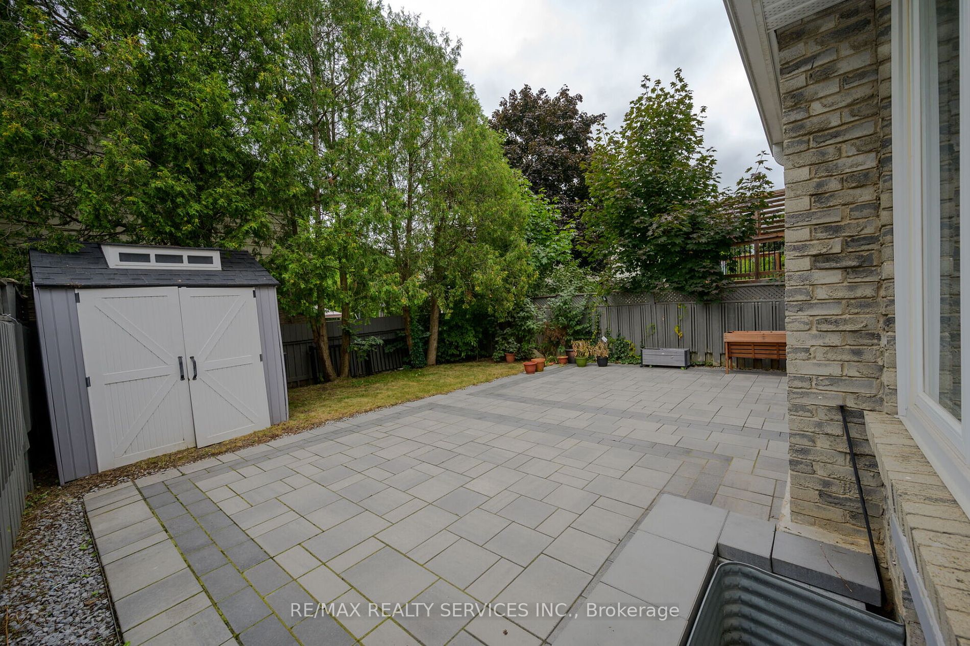 738 Briar Cres