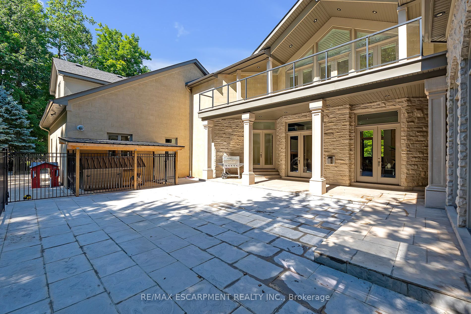 2642 Bluffs Way