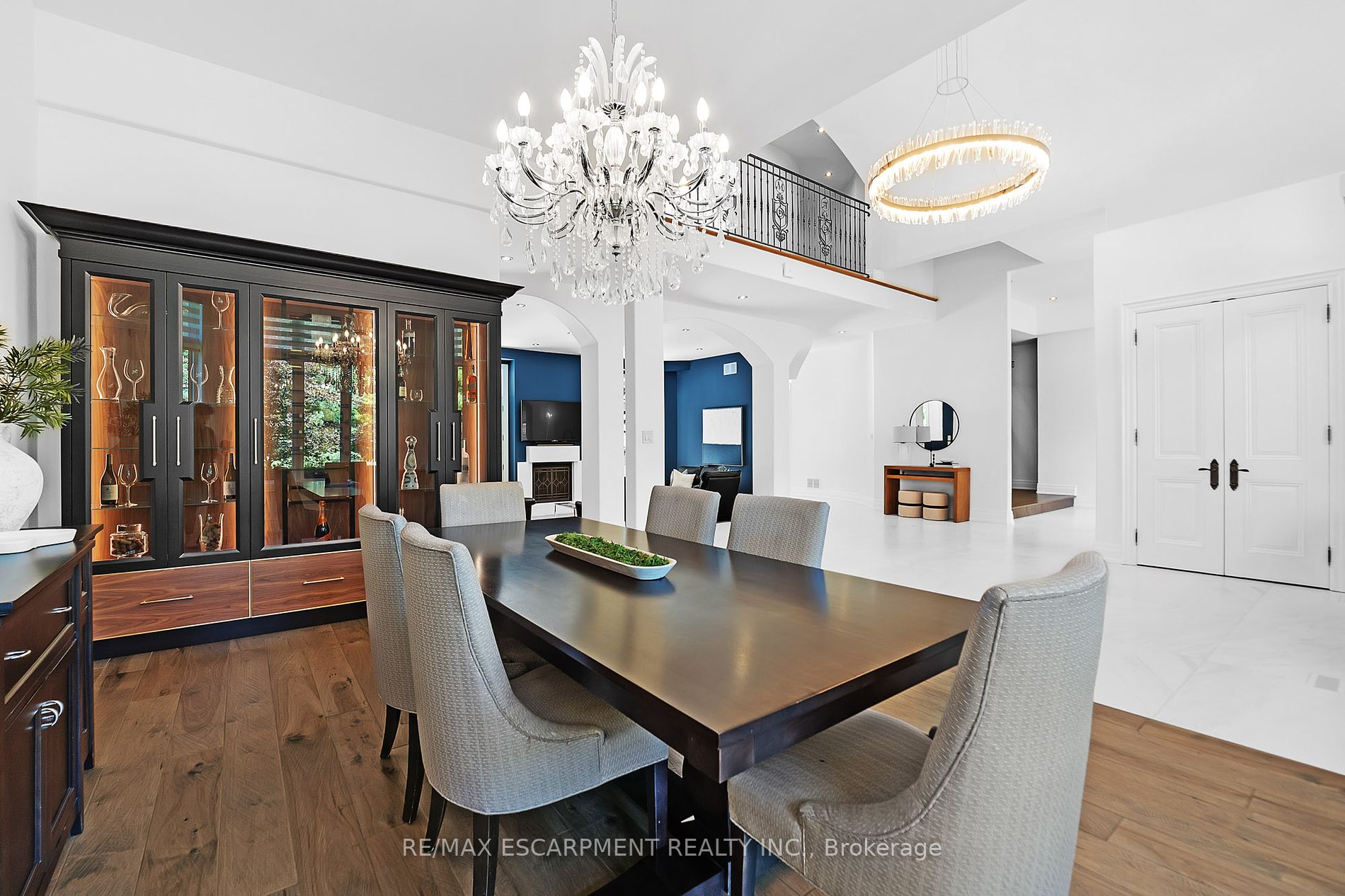 2642 Bluffs Way