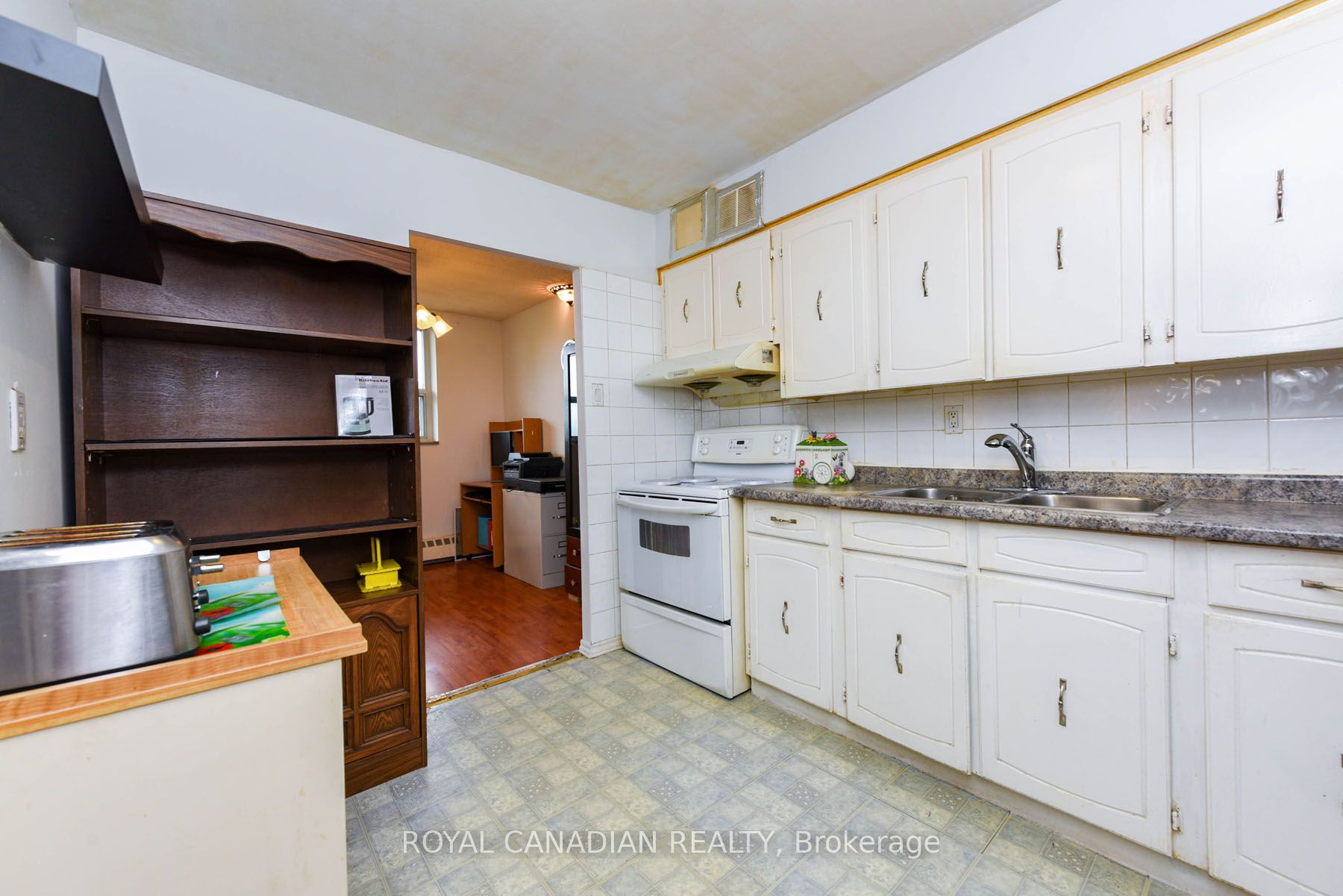 3577 Derry Rd E, #311