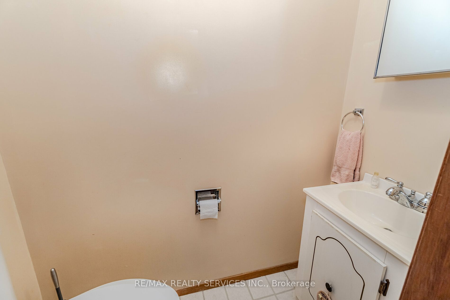 5 Greenleaf Crescent
