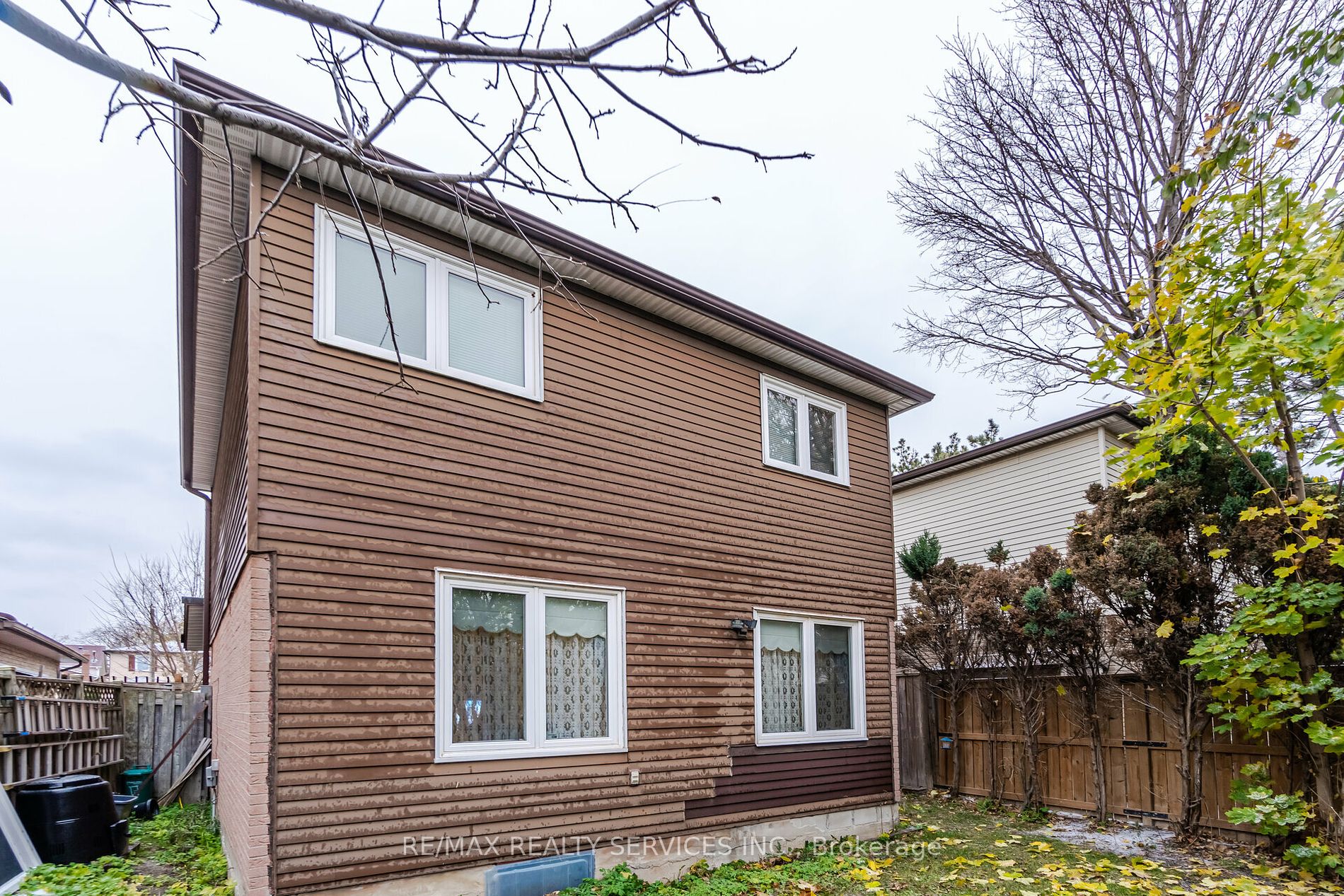 5 Greenleaf Crescent