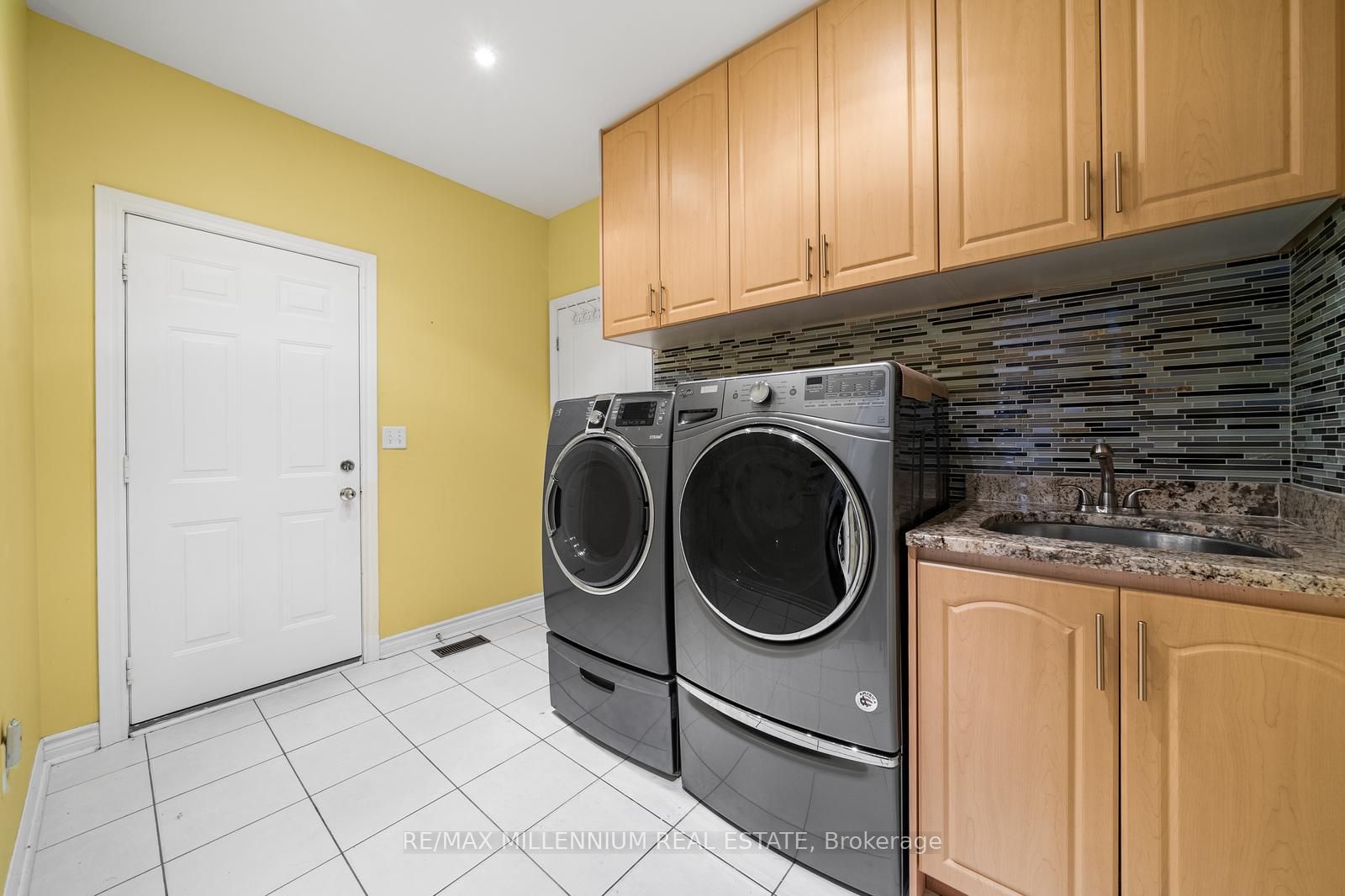 15 Vernet Crescent