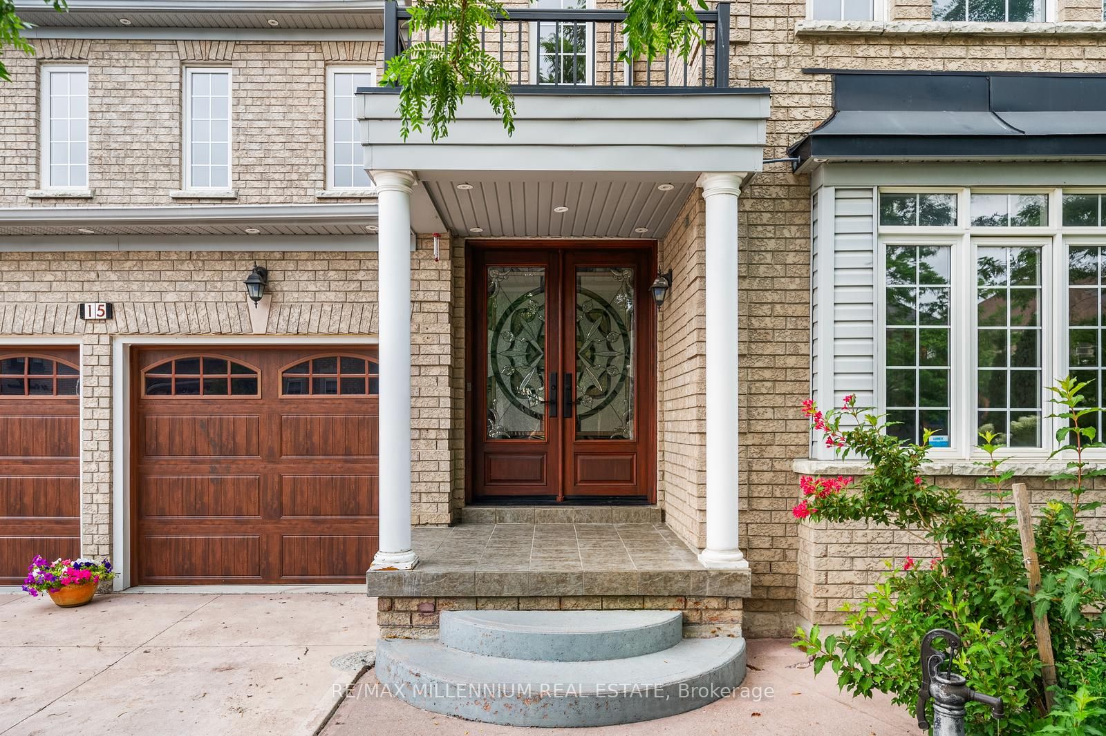 15 Vernet Crescent