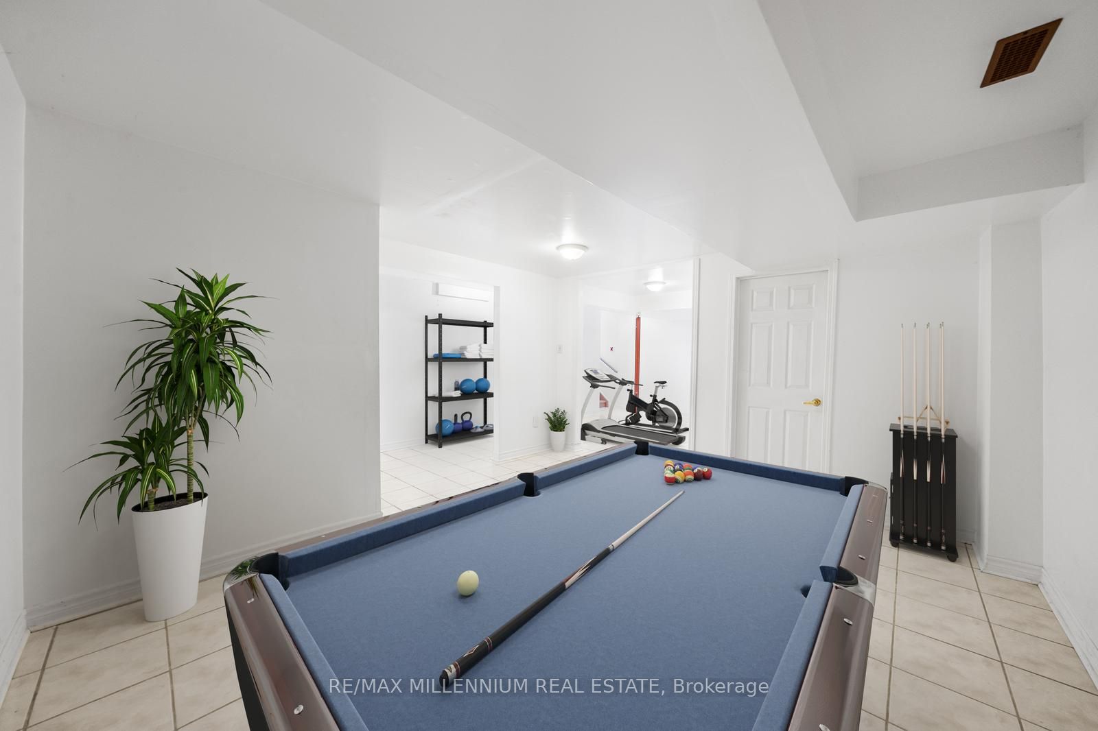15 Vernet Crescent