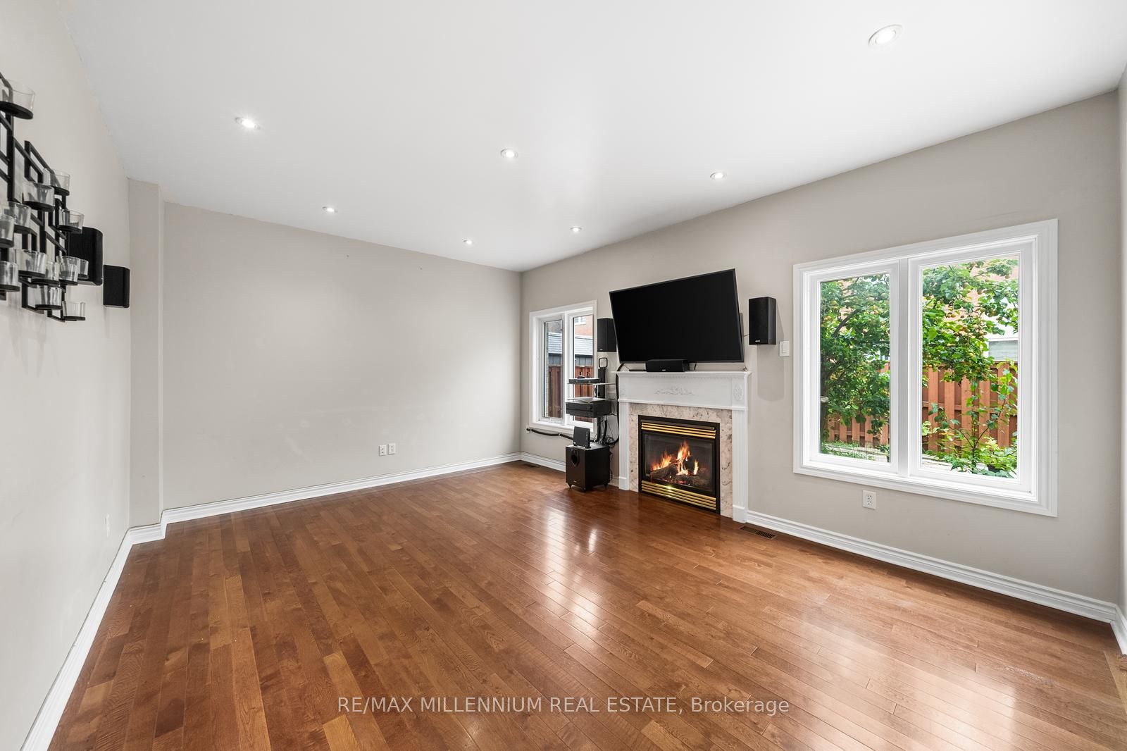 15 Vernet Crescent
