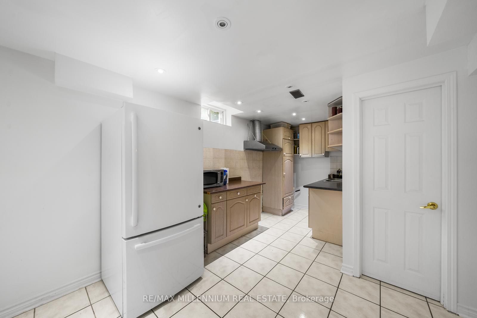 15 Vernet Crescent