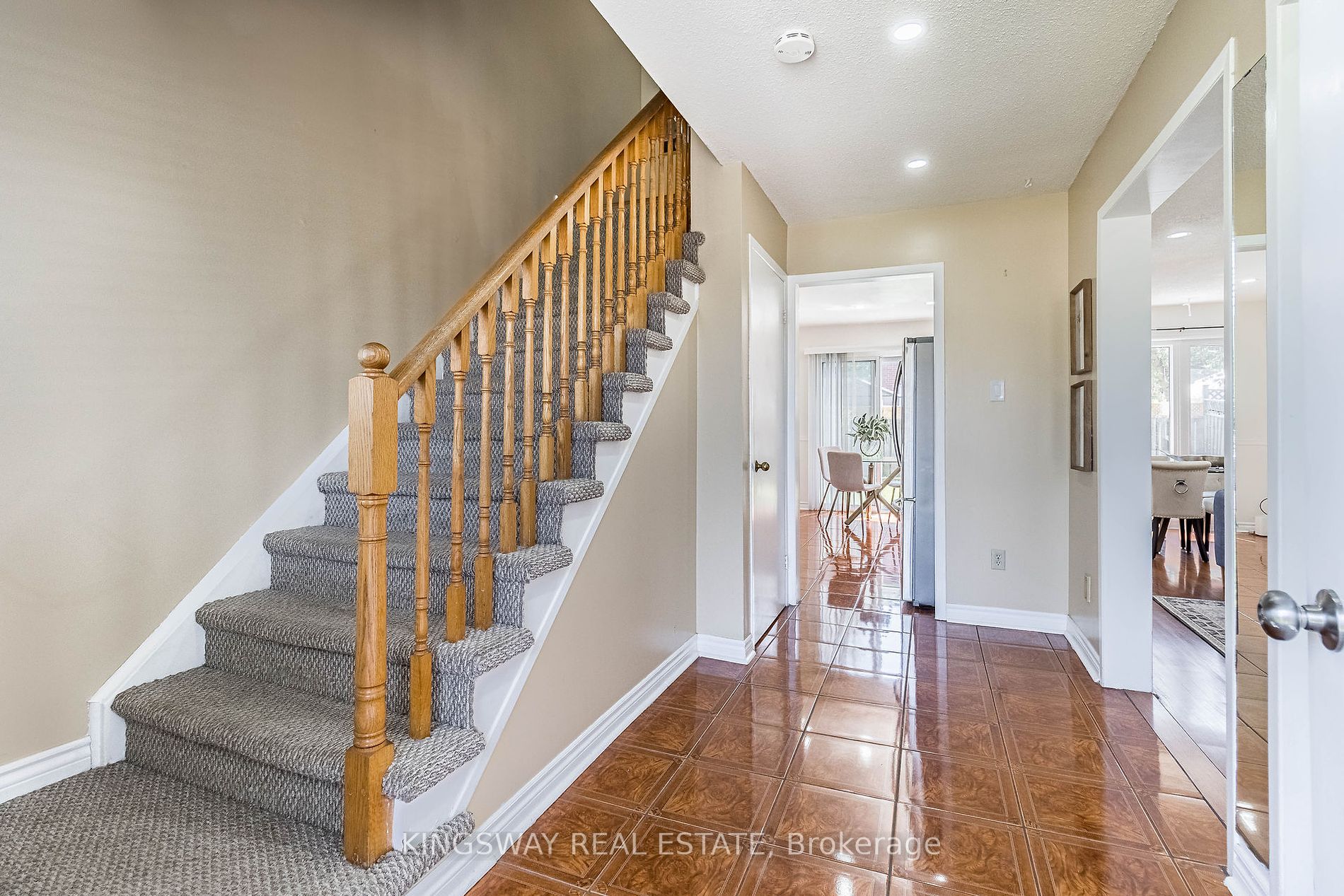 21 Tralee St