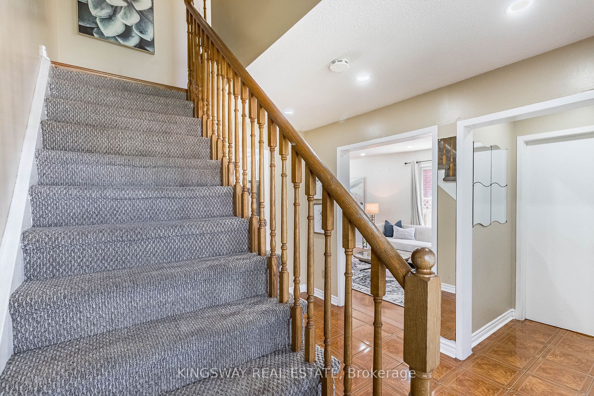 21 Tralee St