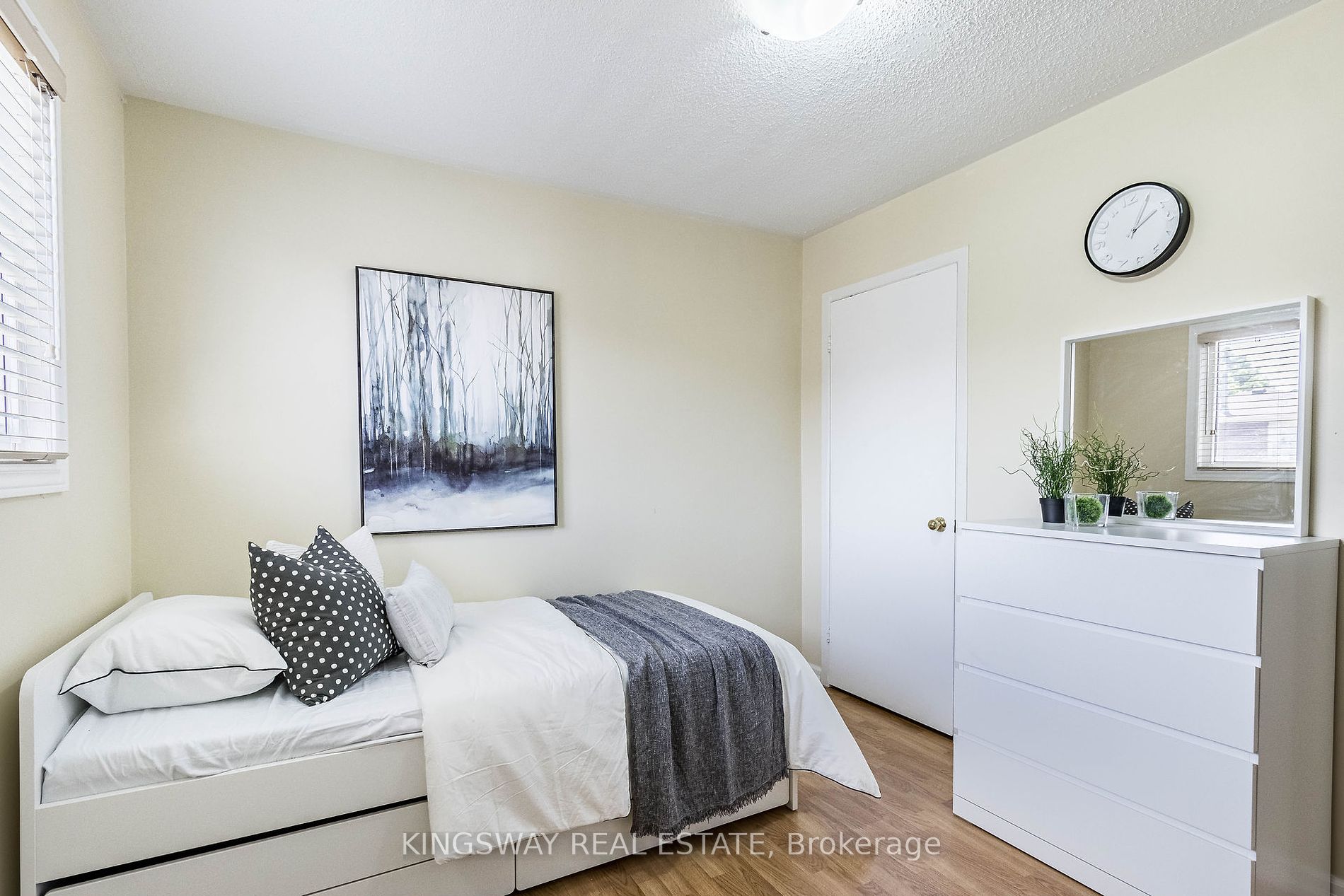 21 Tralee St