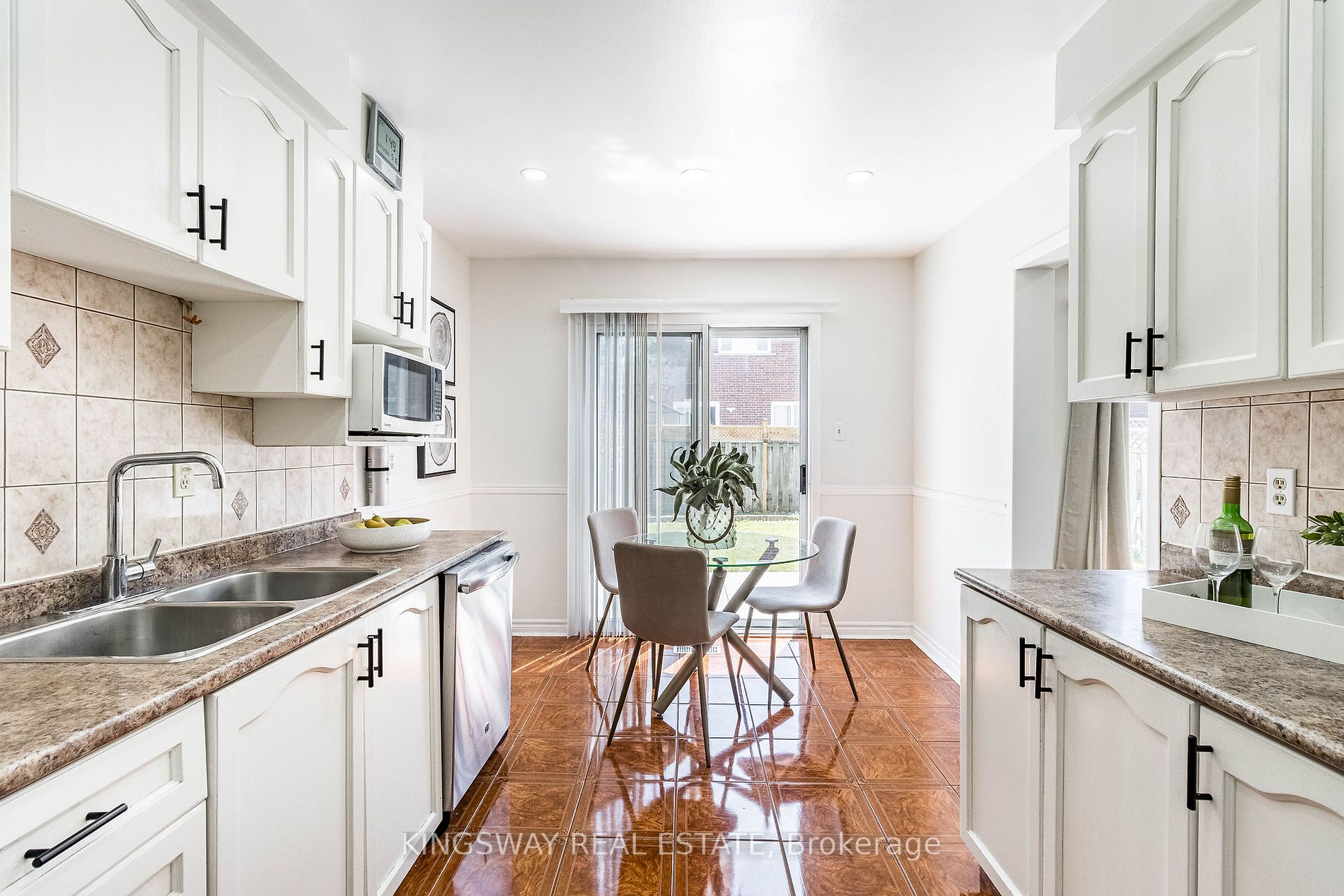 21 Tralee St