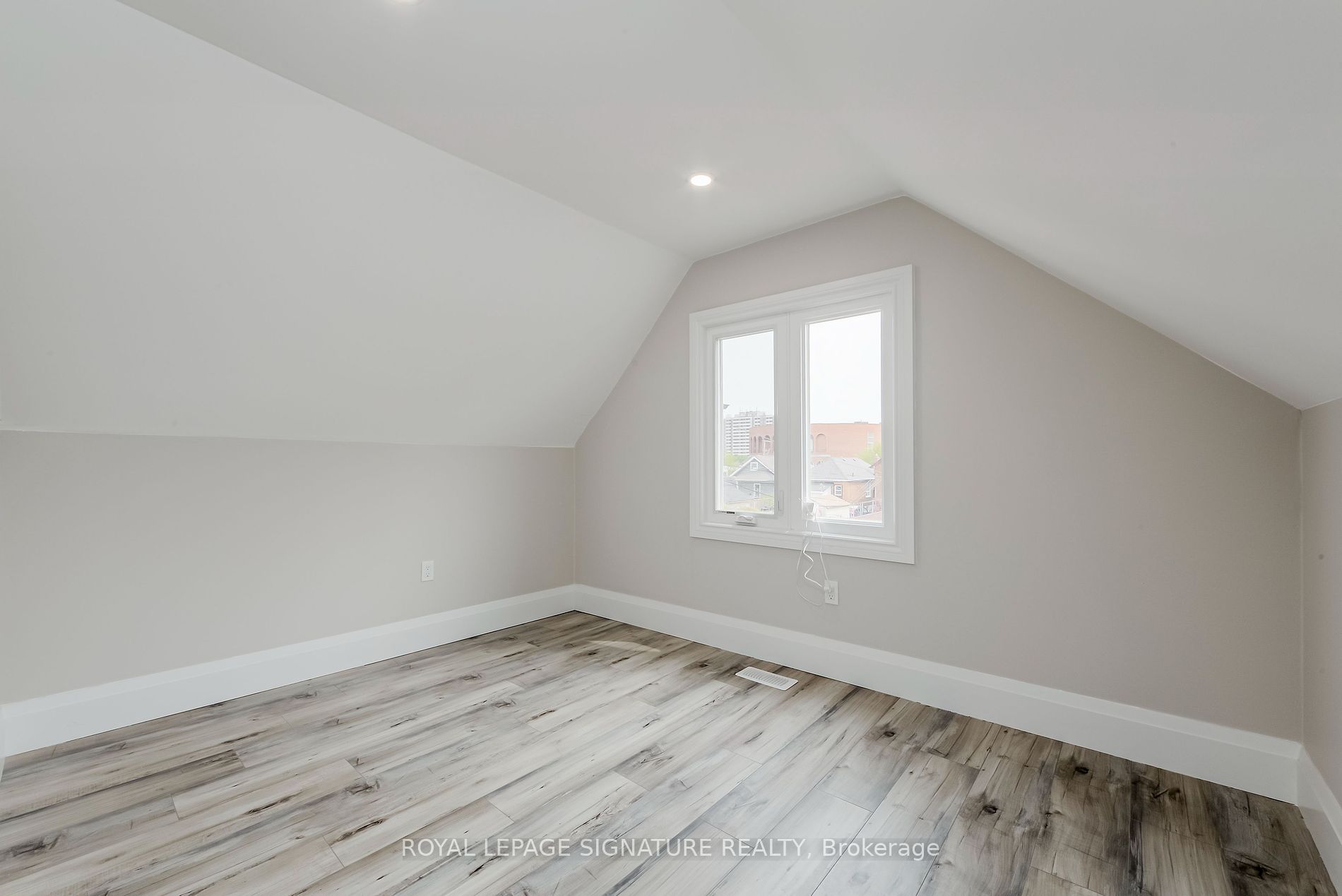 19 Schell Ave