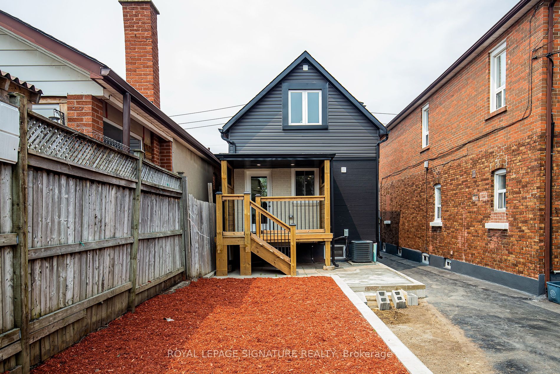 19 Schell Ave
