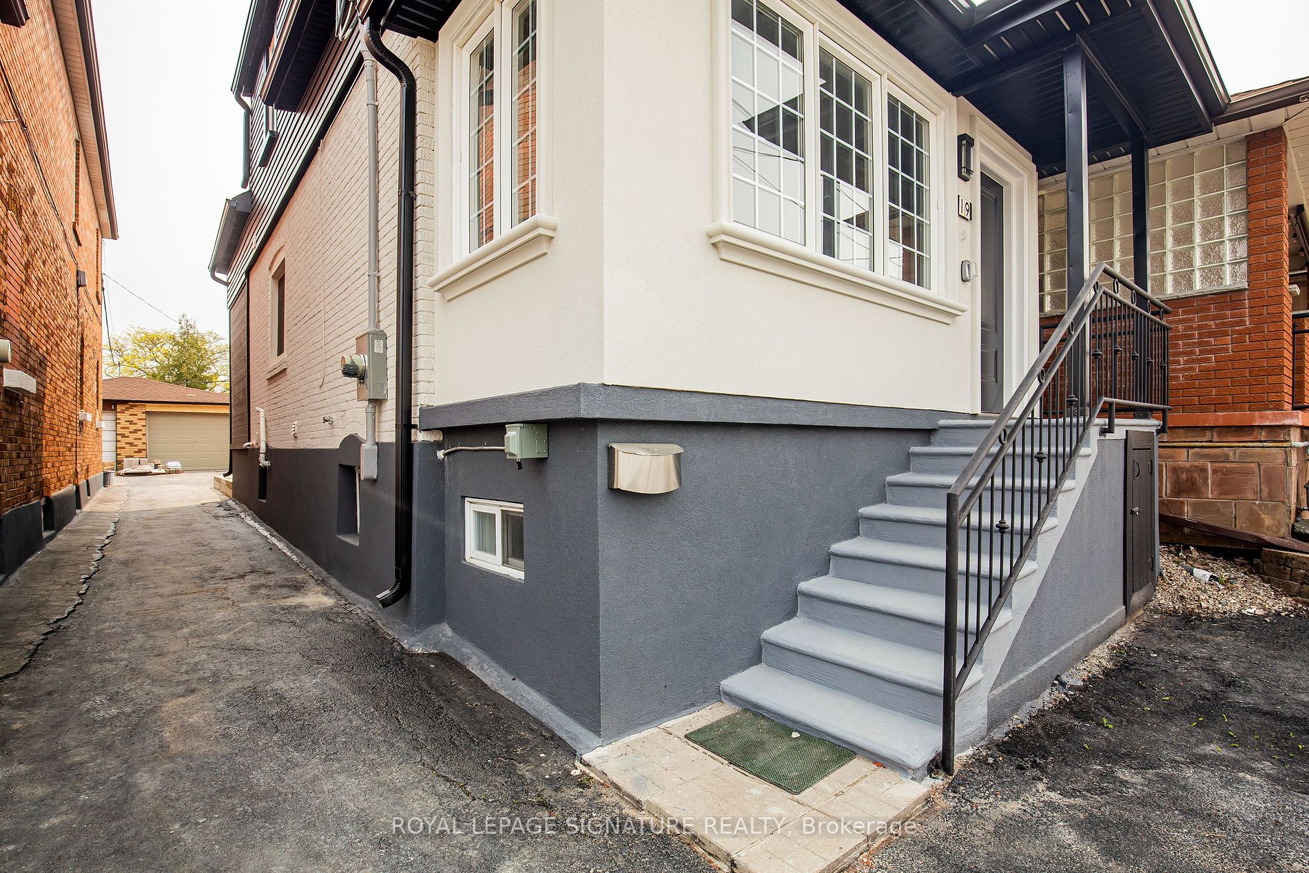 19 Schell Ave