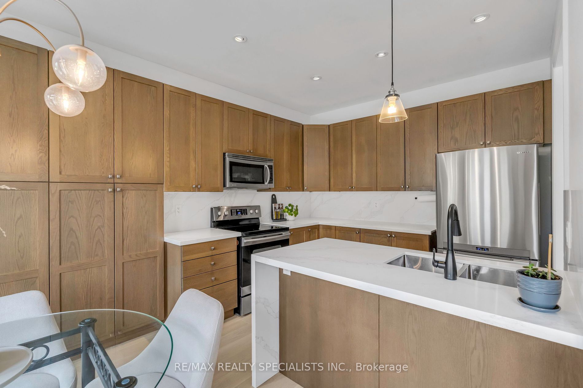 192 Giddings Cres