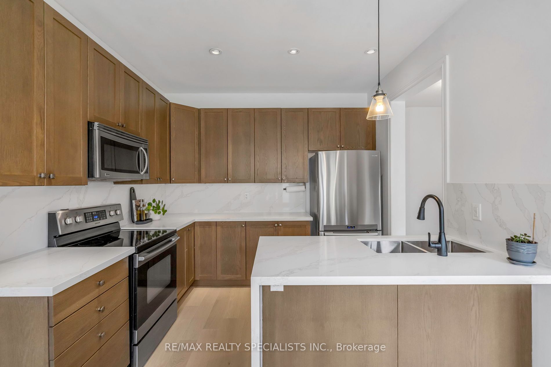 192 Giddings Cres