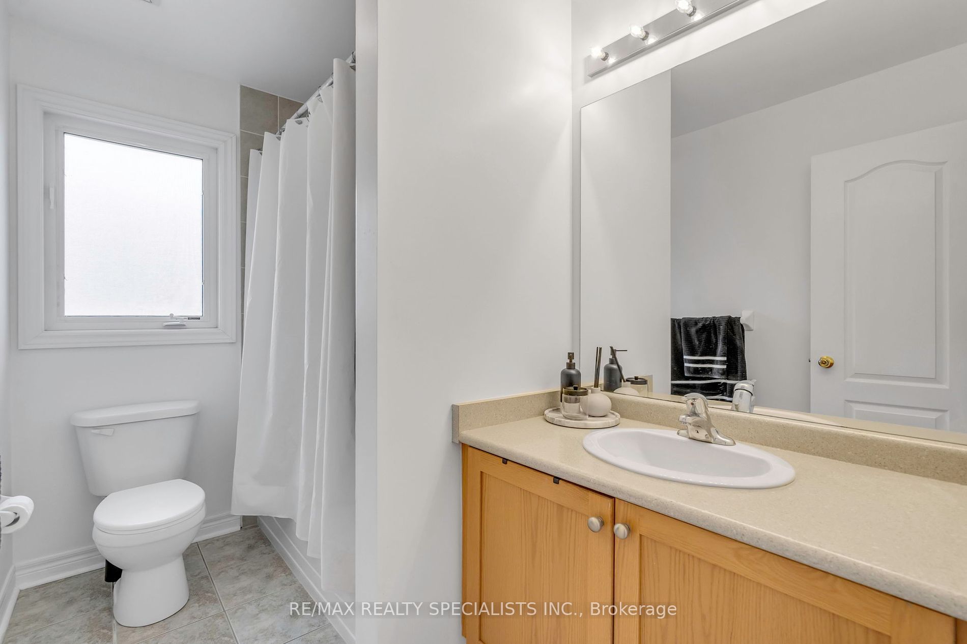 192 Giddings Cres