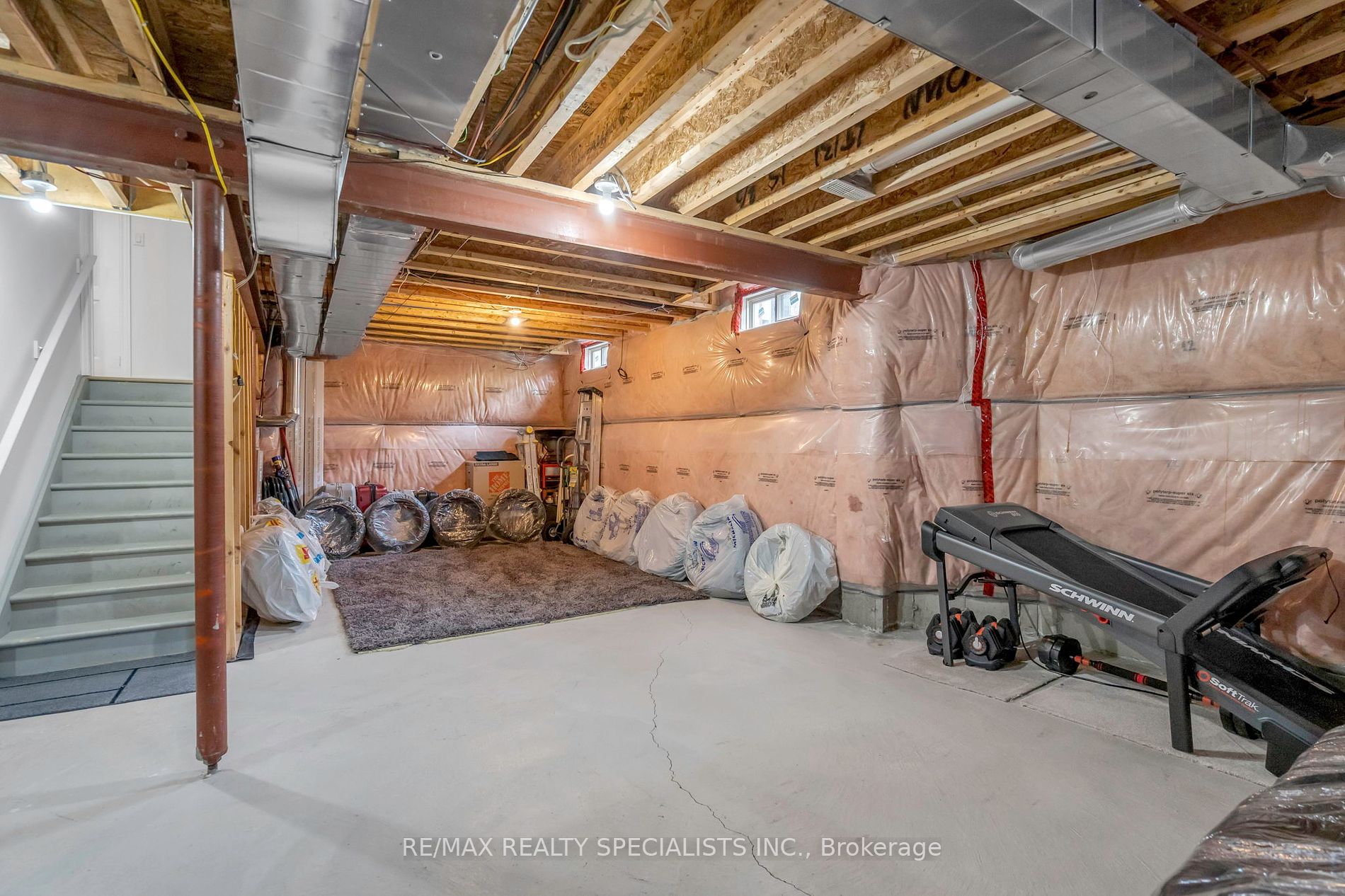 192 Giddings Cres