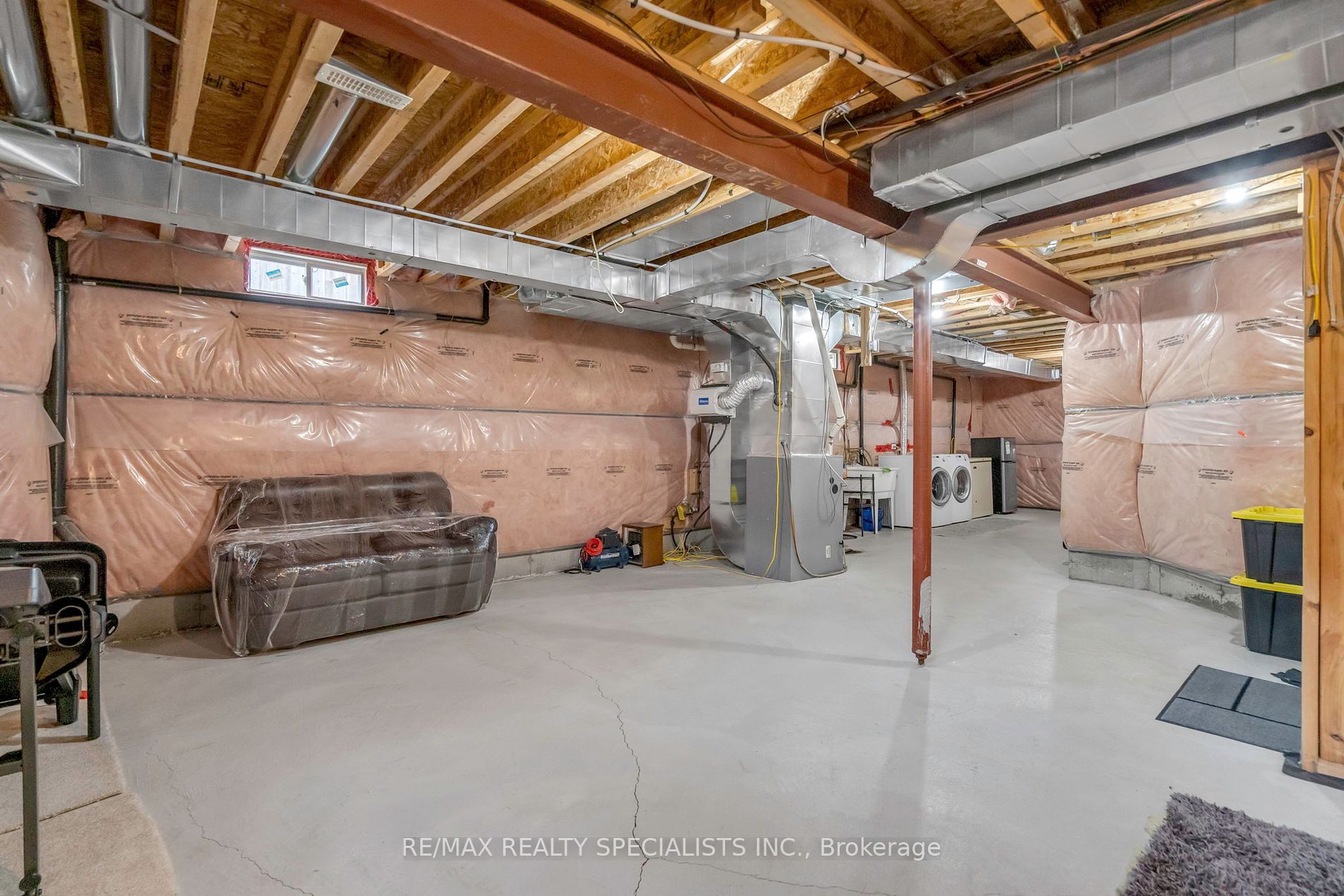 192 Giddings Cres