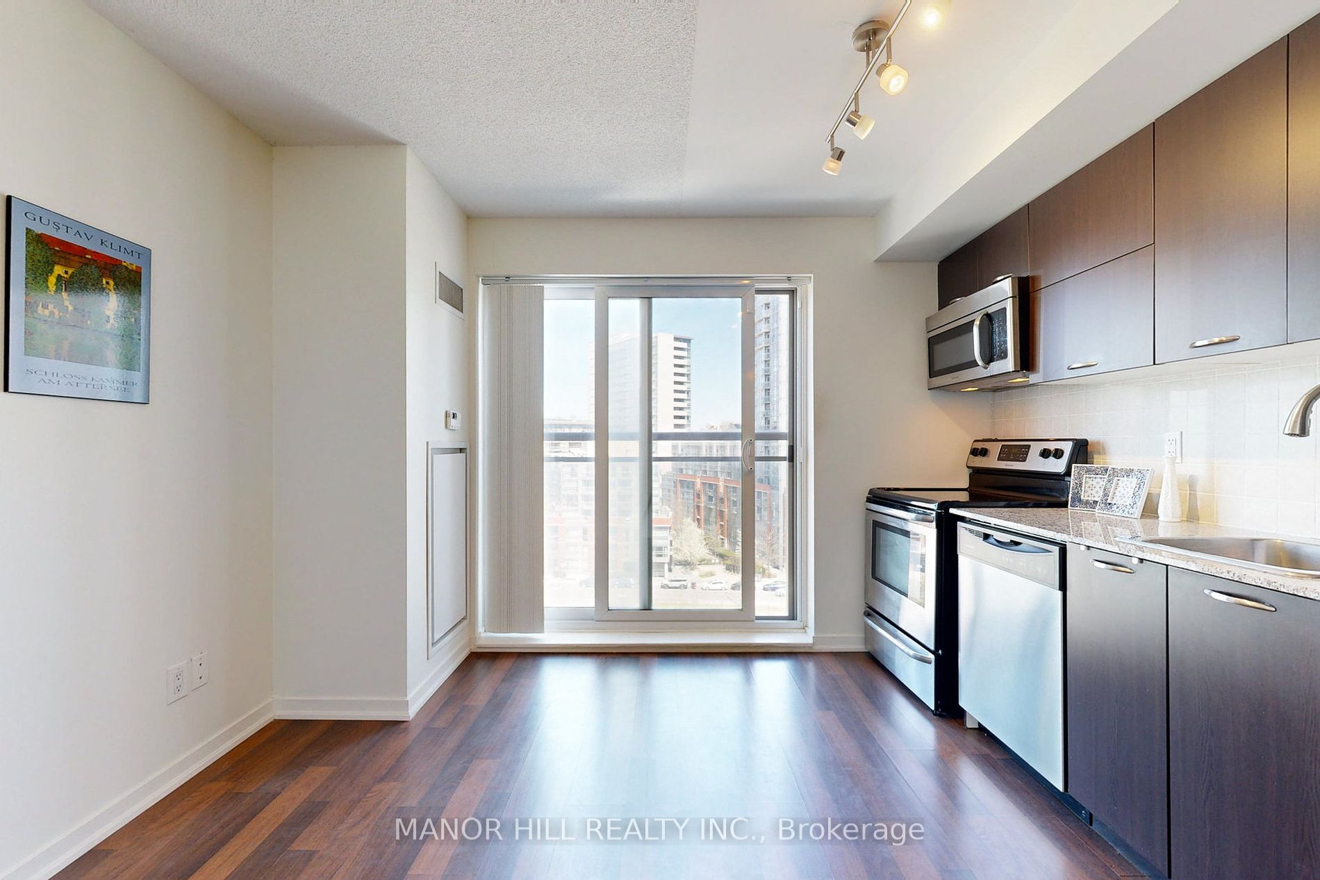 38 Joe Shuster Way, #919