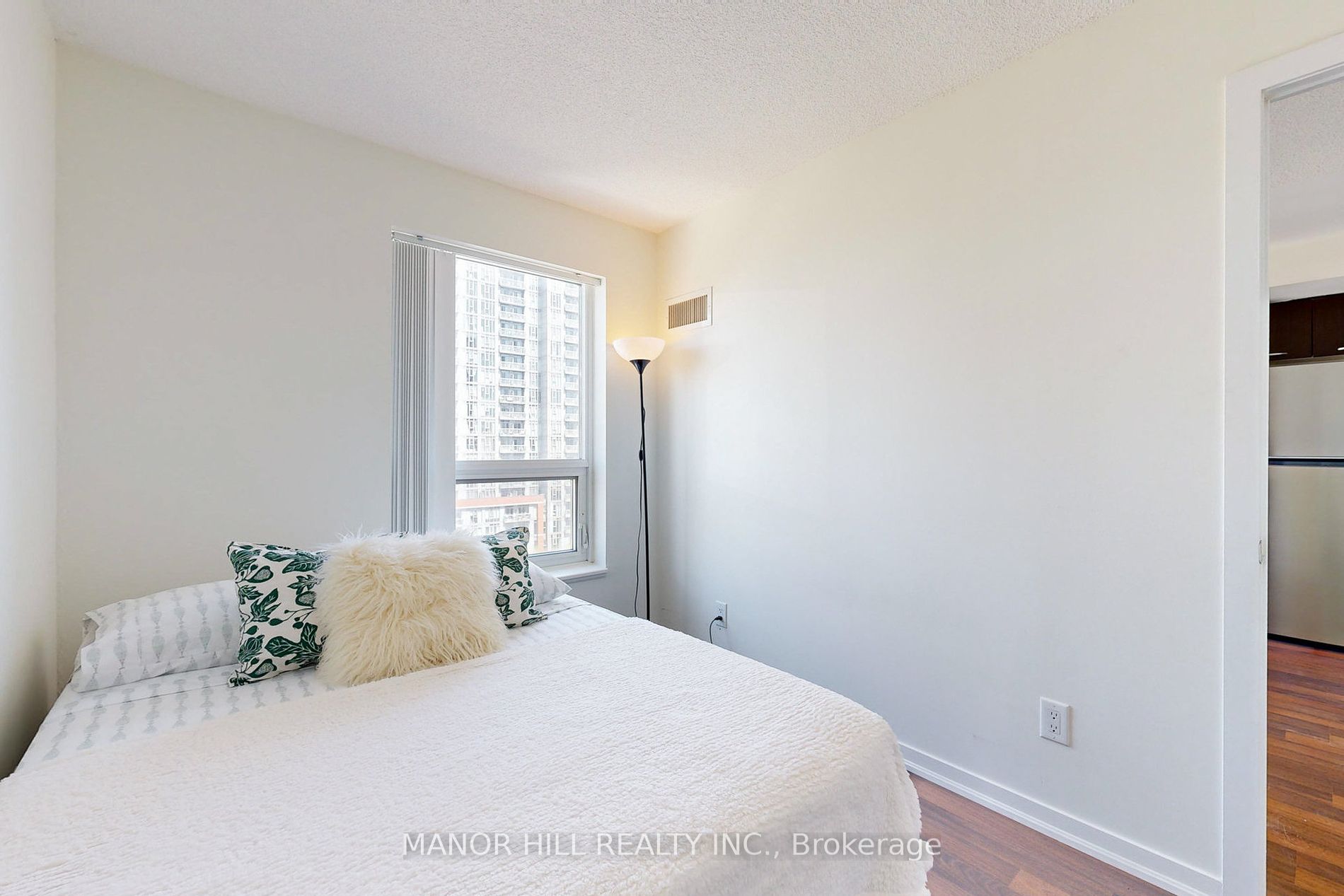 38 Joe Shuster Way, #919