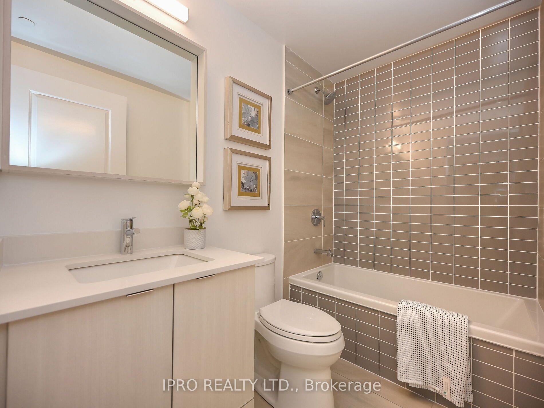 4655 Metcalfe Ave, #404B