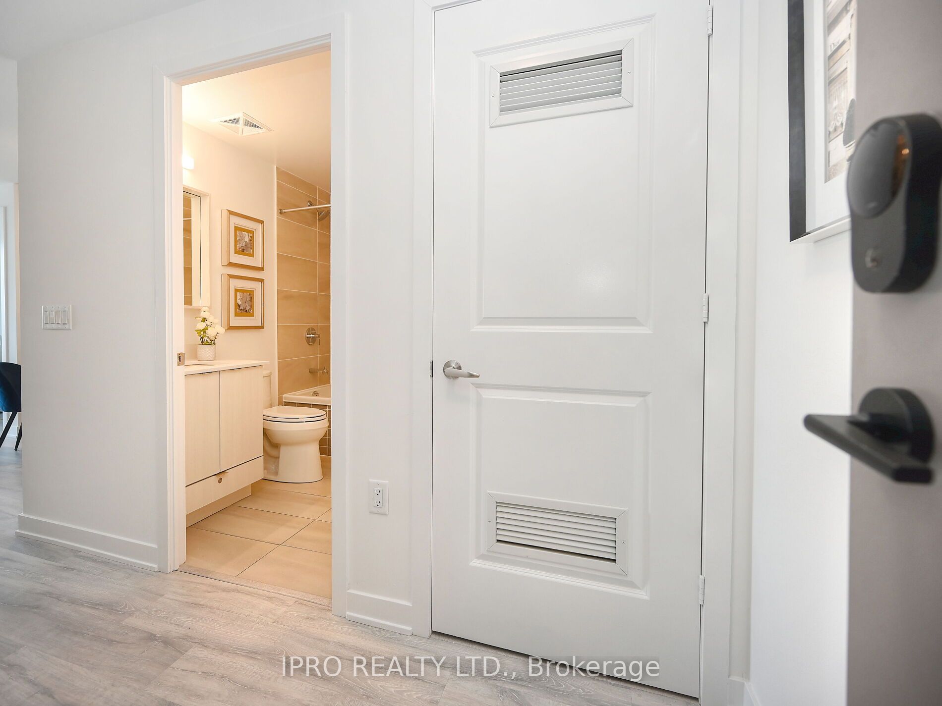 4655 Metcalfe Ave, #404B