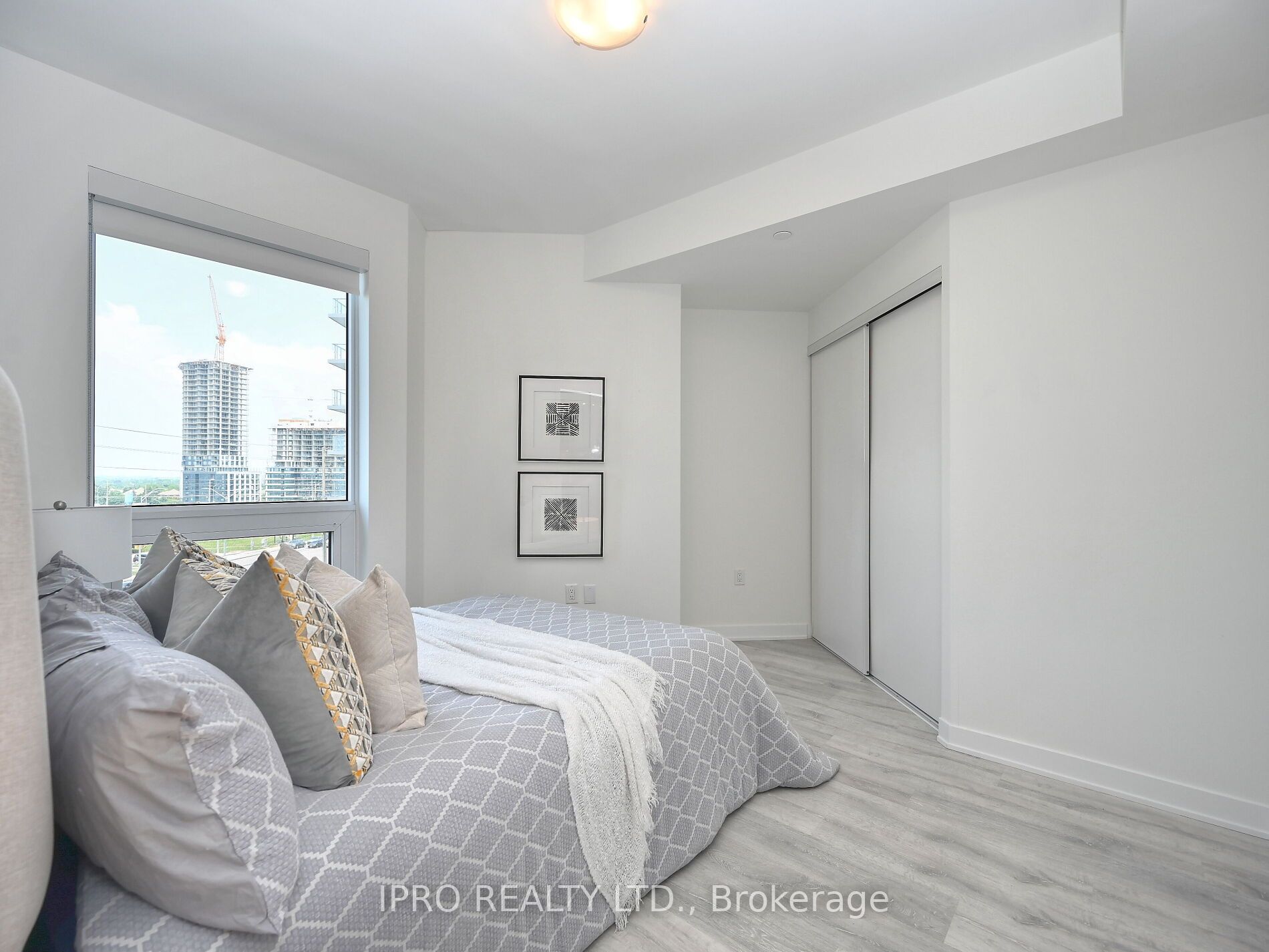 4655 Metcalfe Ave, #404B
