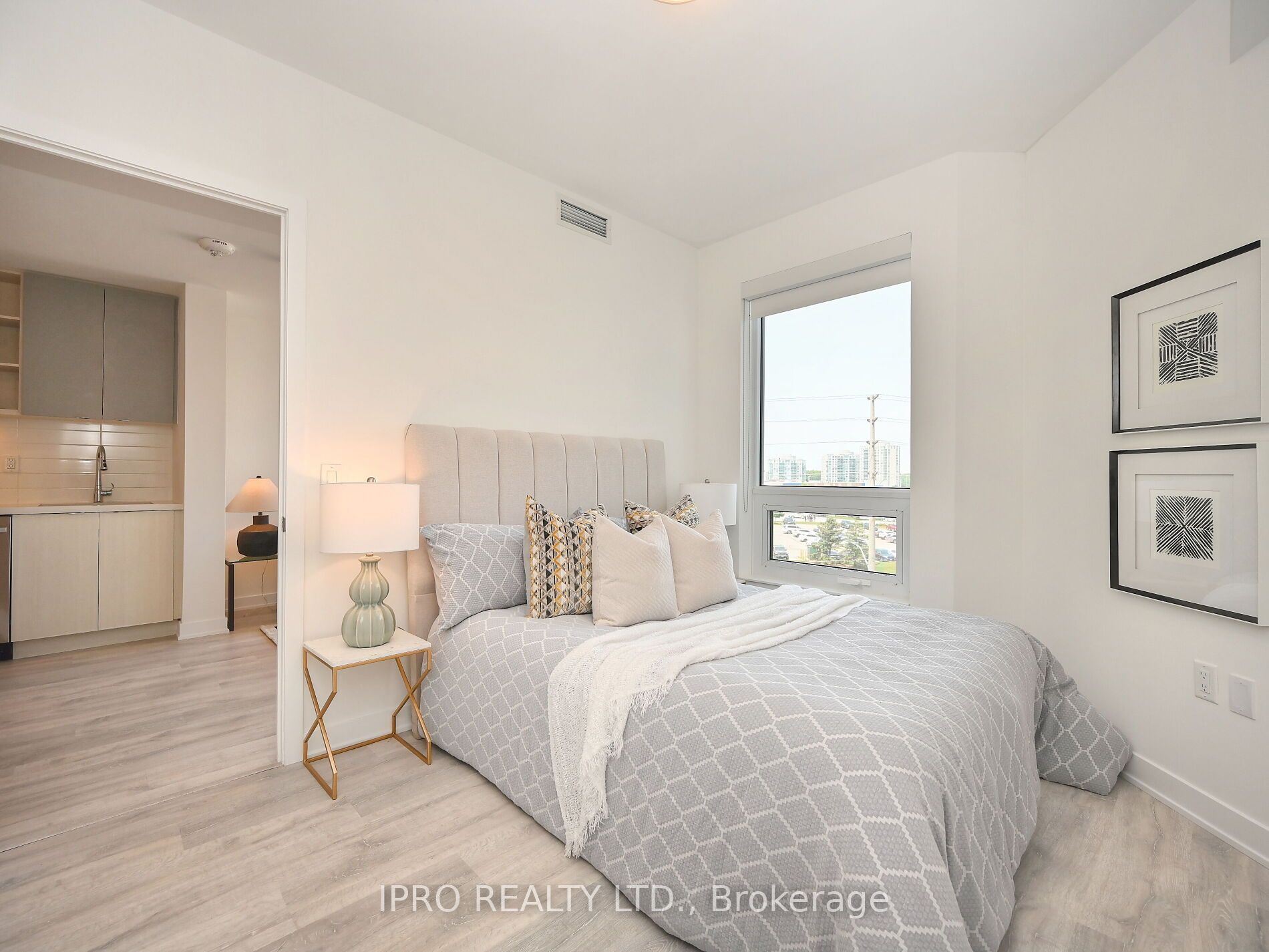 4655 Metcalfe Ave, #404B