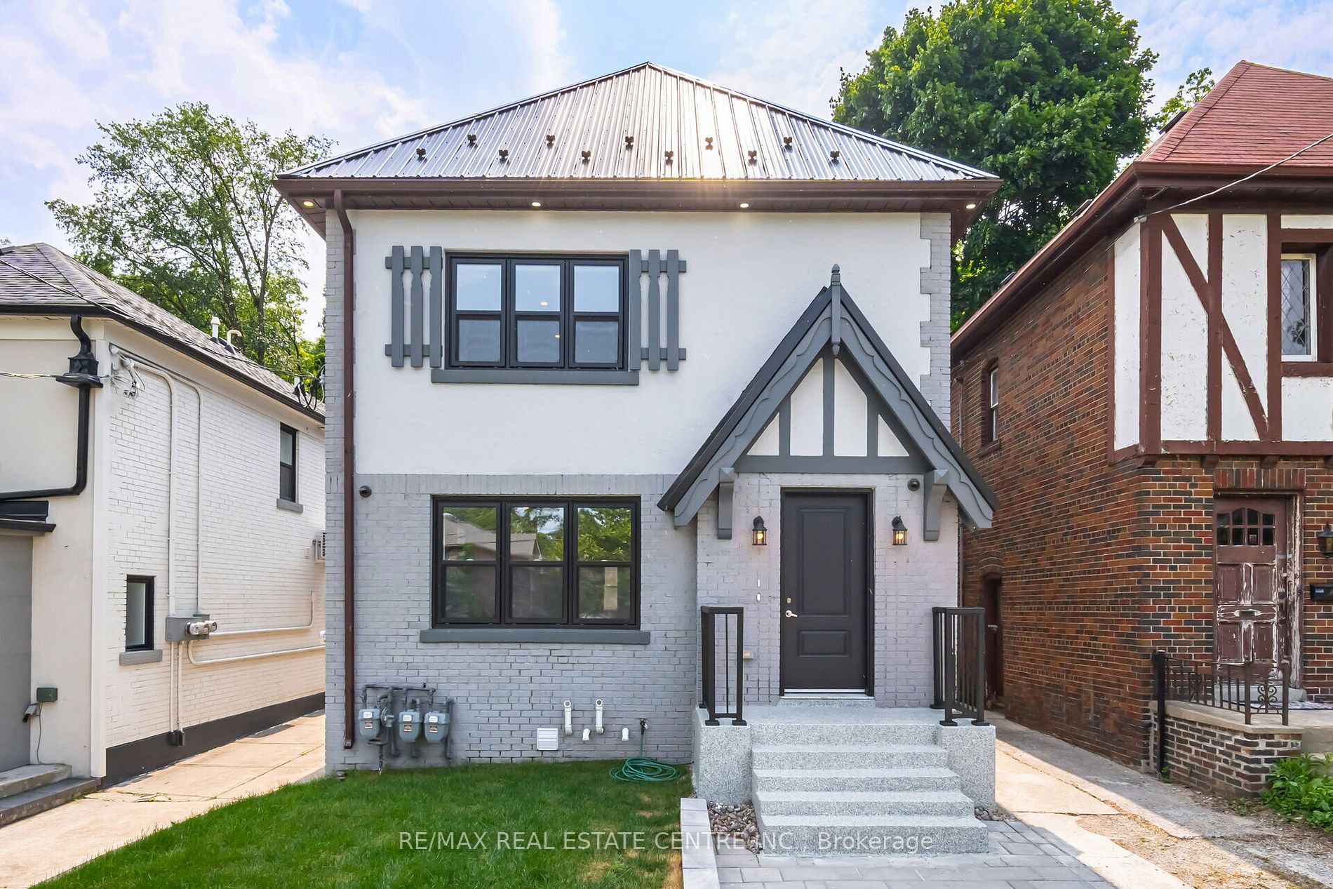 298 South Kingsway