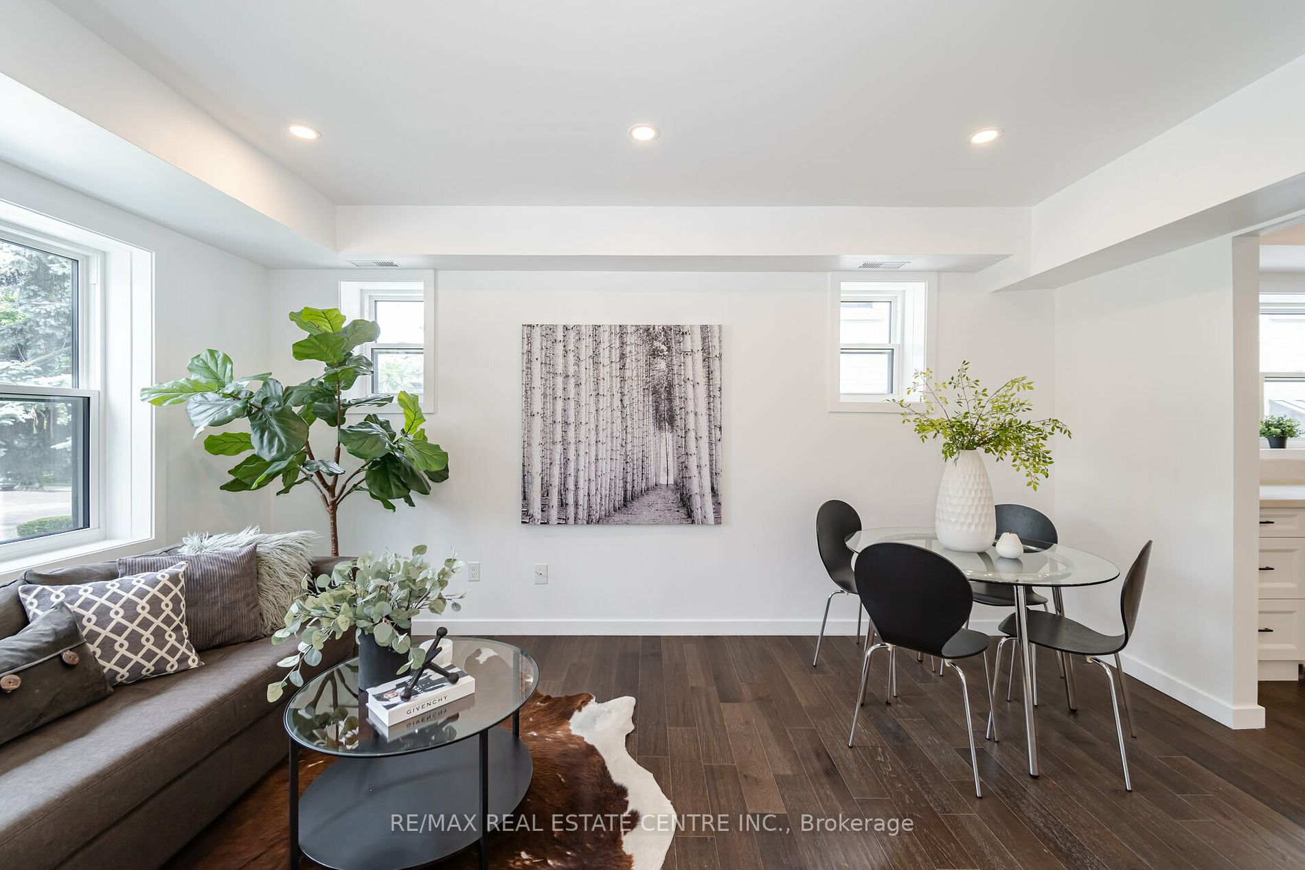 298 South Kingsway