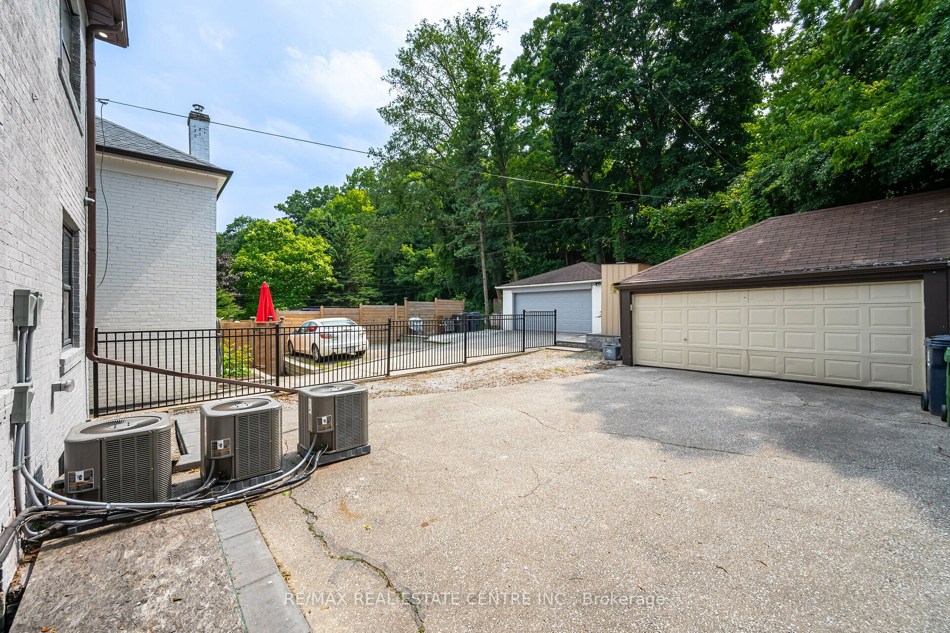 298 South Kingsway