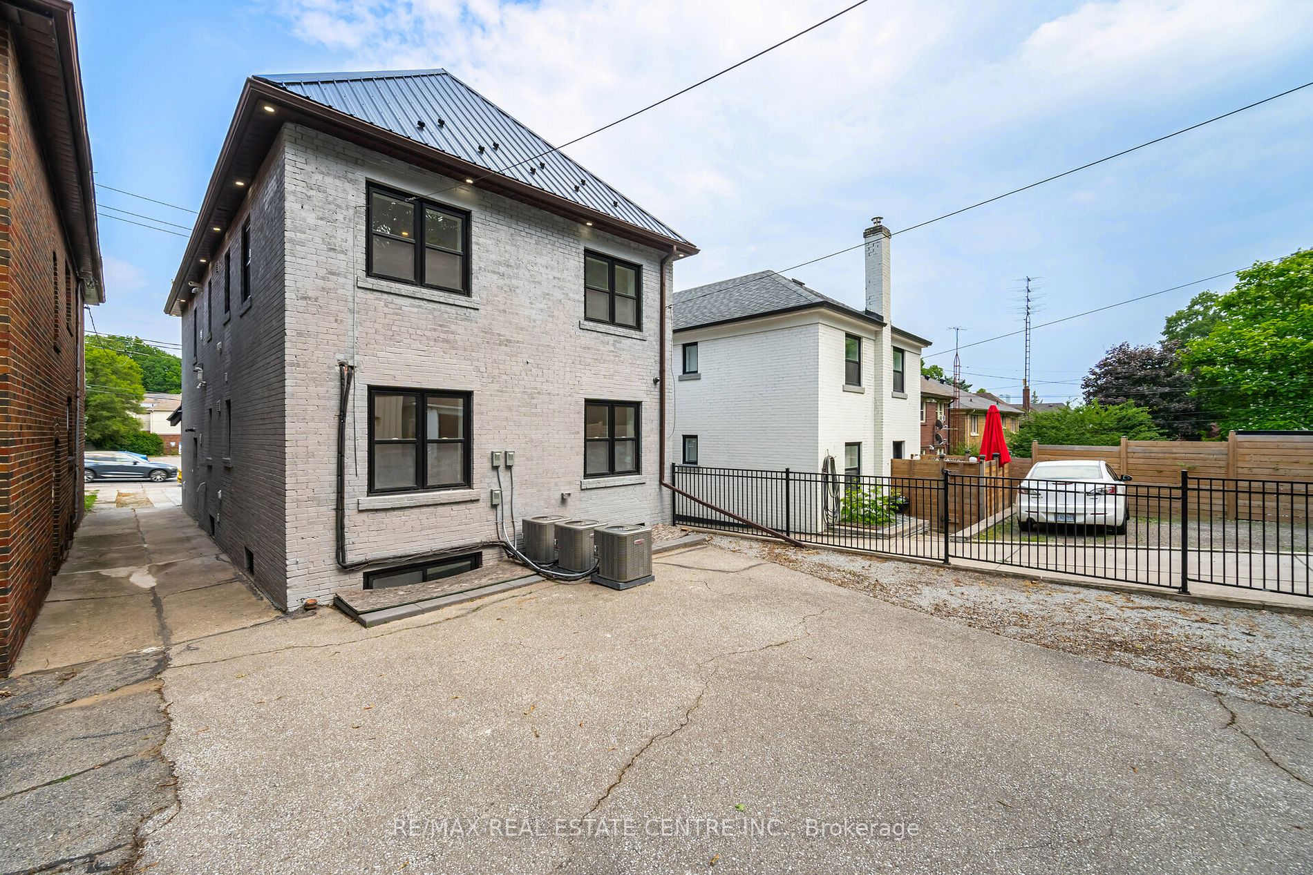 298 South Kingsway