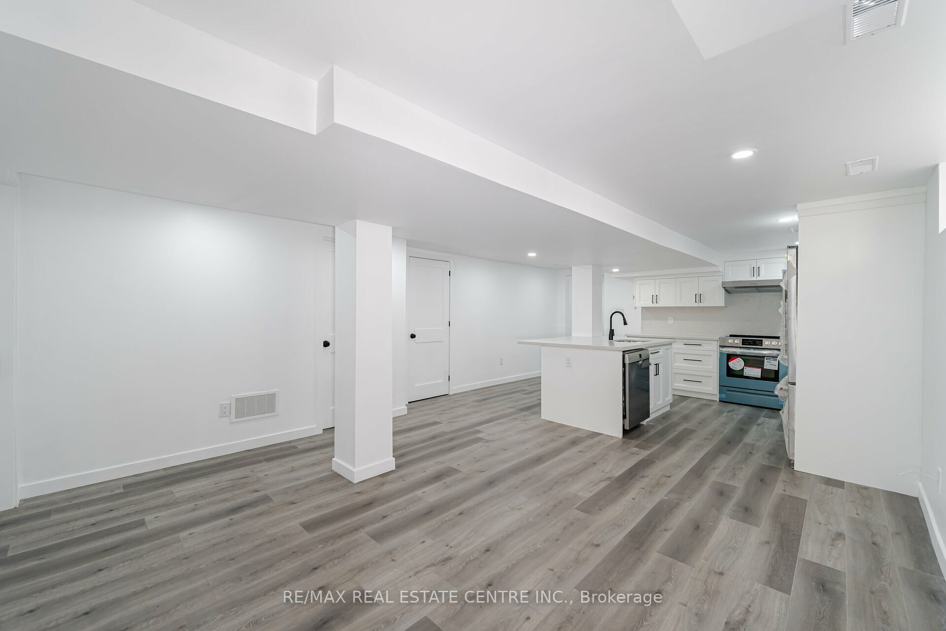 298 South Kingsway