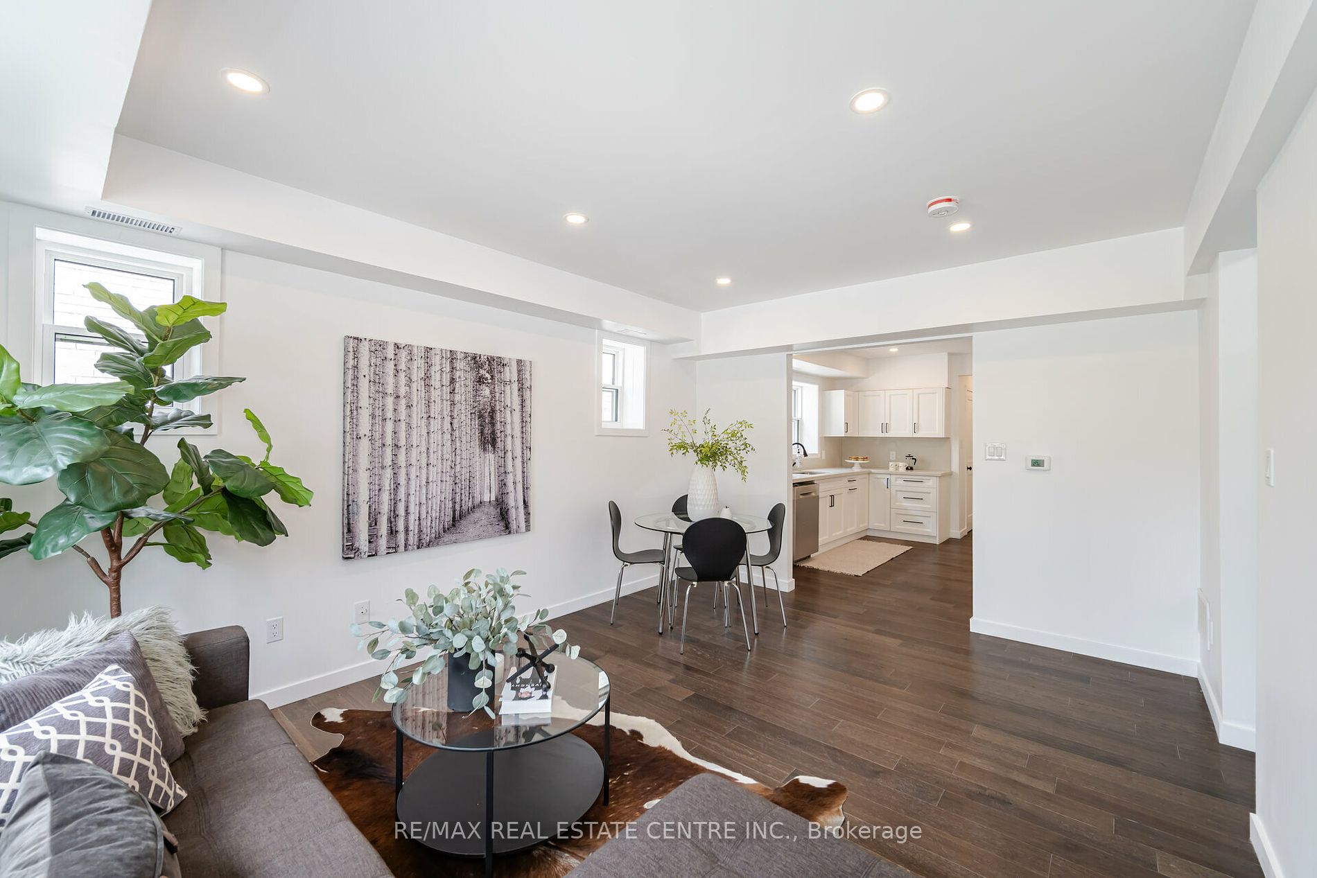 298 South Kingsway
