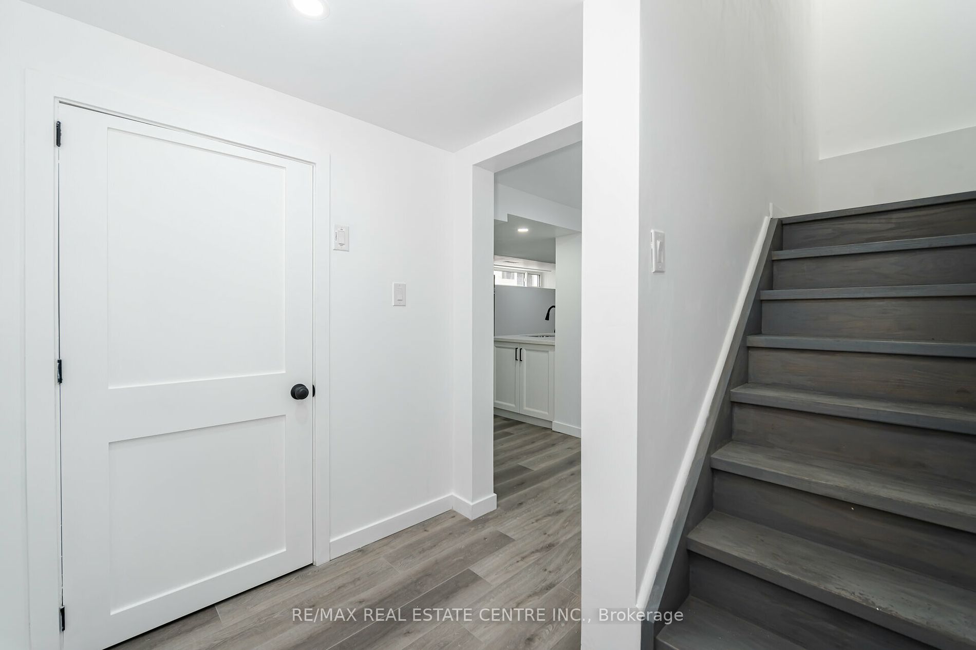 298 South Kingsway