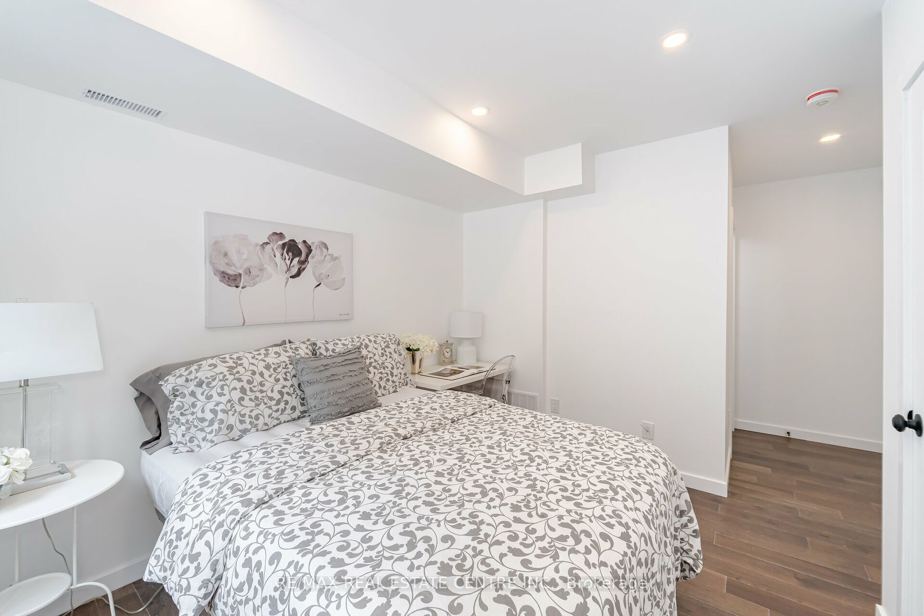 298 South Kingsway