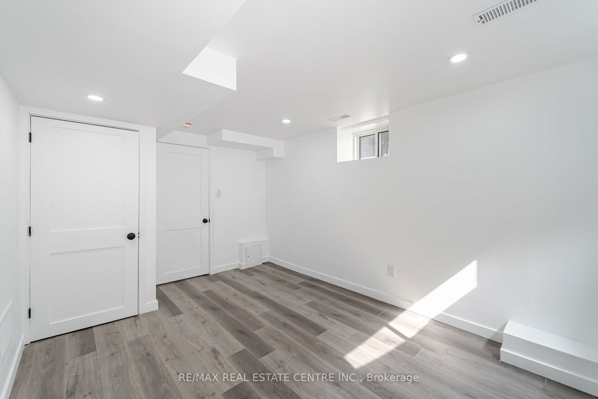 298 South Kingsway