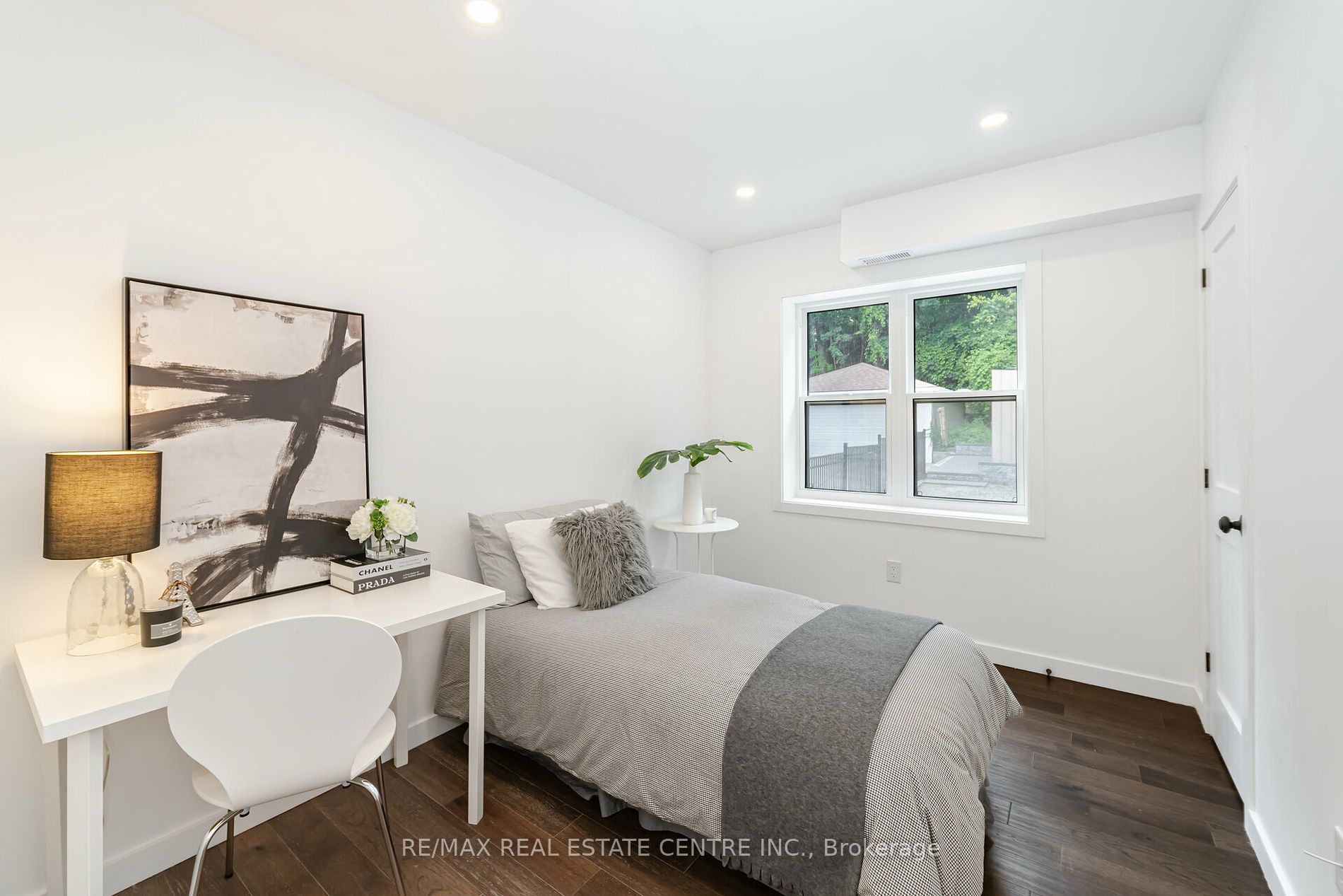 298 South Kingsway
