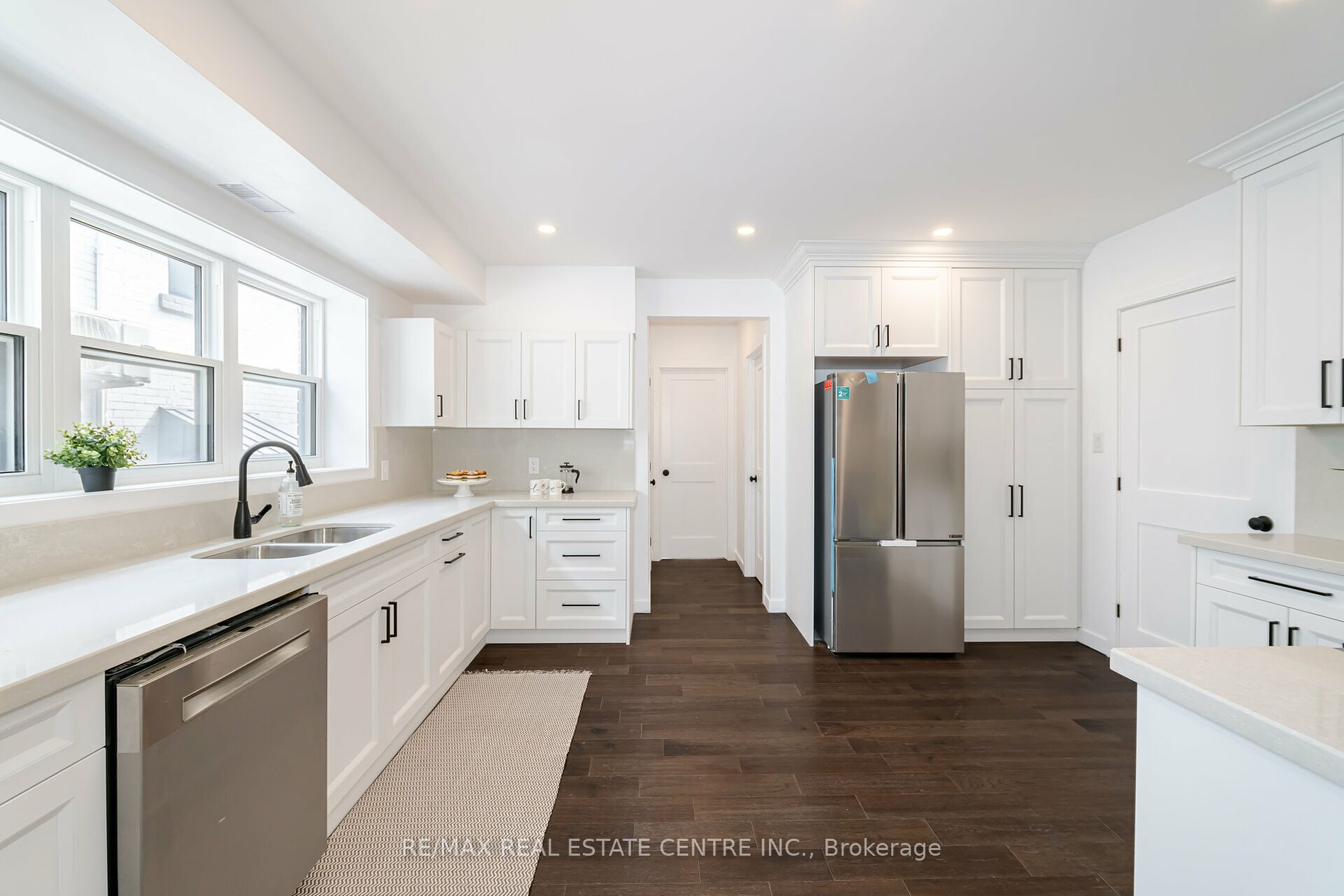 298 South Kingsway