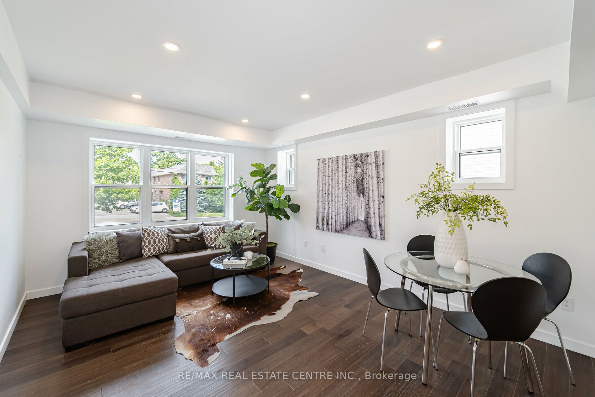 298 South Kingsway