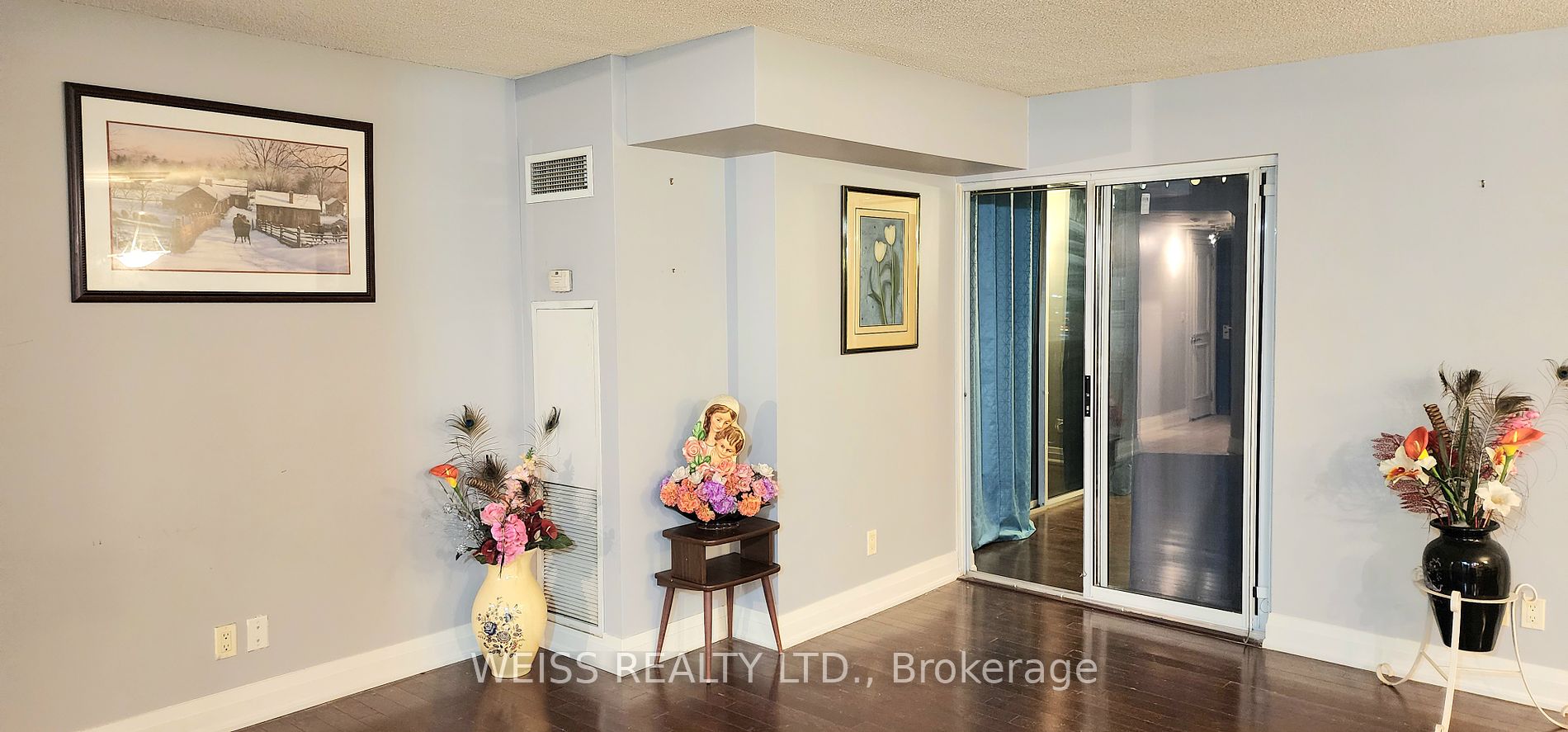 2737 Keele St, #402