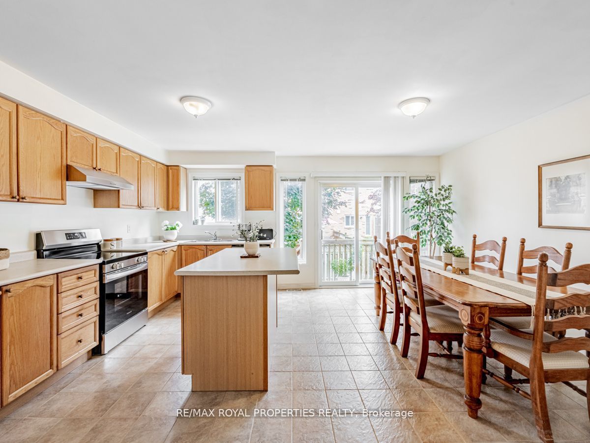 1492 Warbler Rd