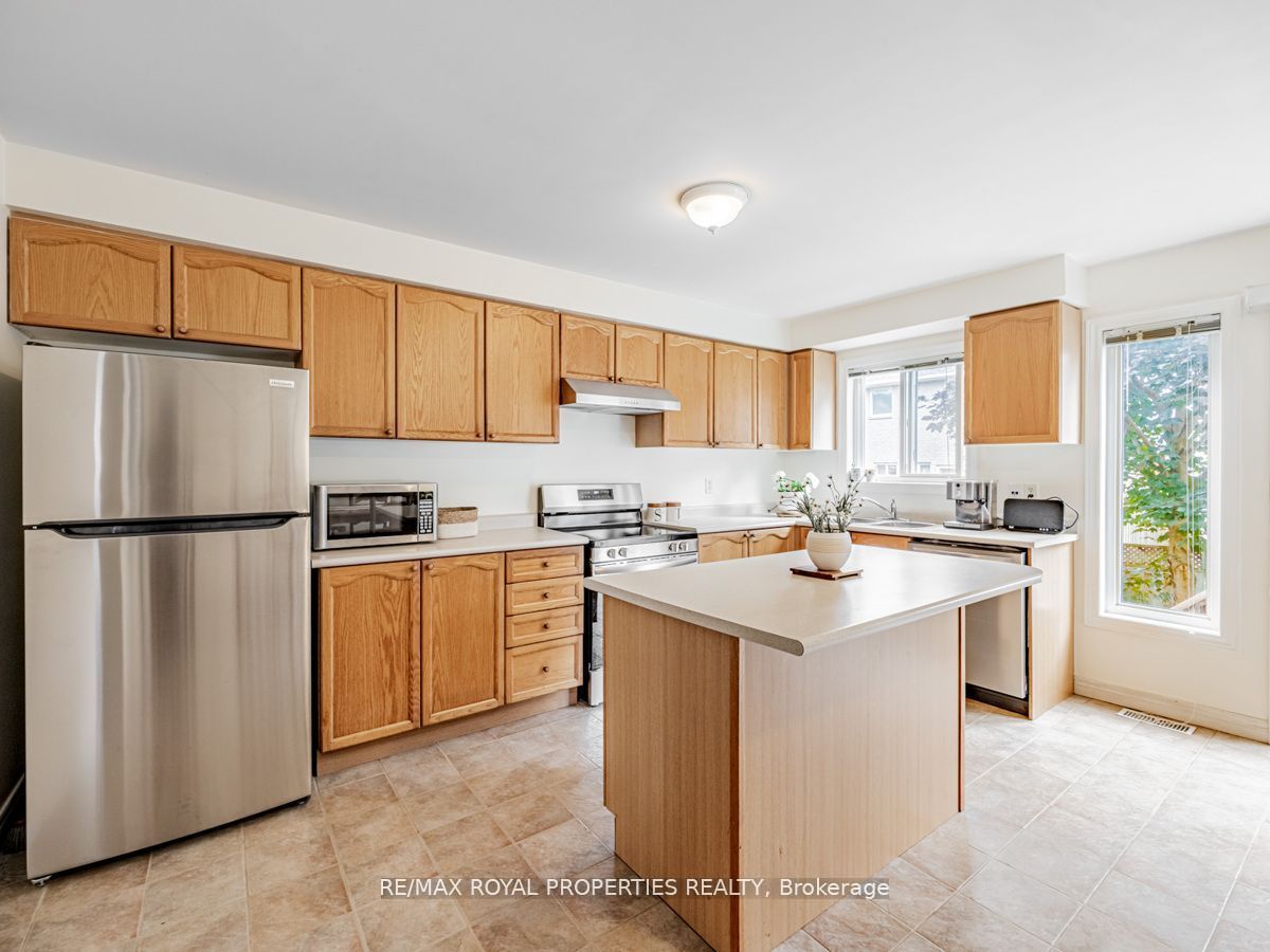 1492 Warbler Rd