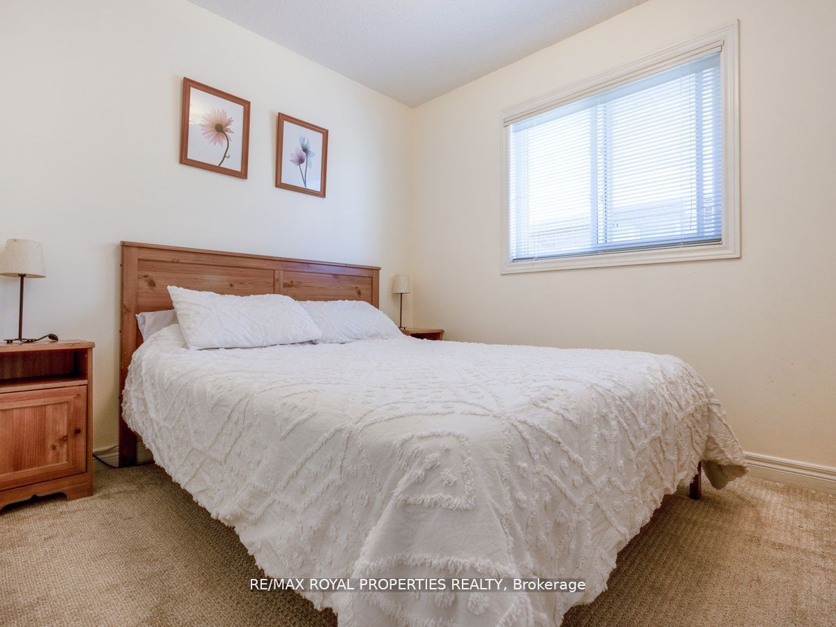 1492 Warbler Rd