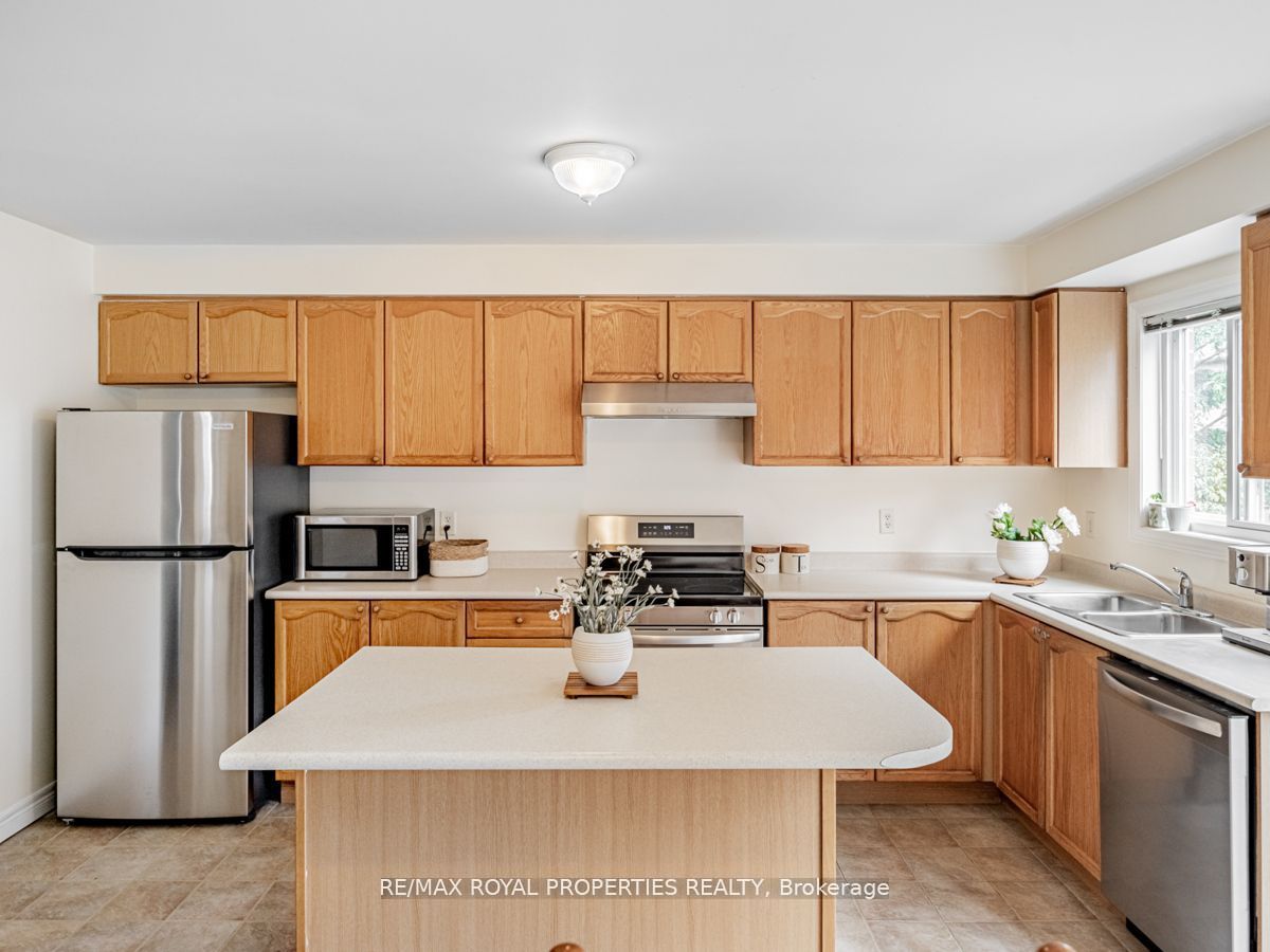 1492 Warbler Rd