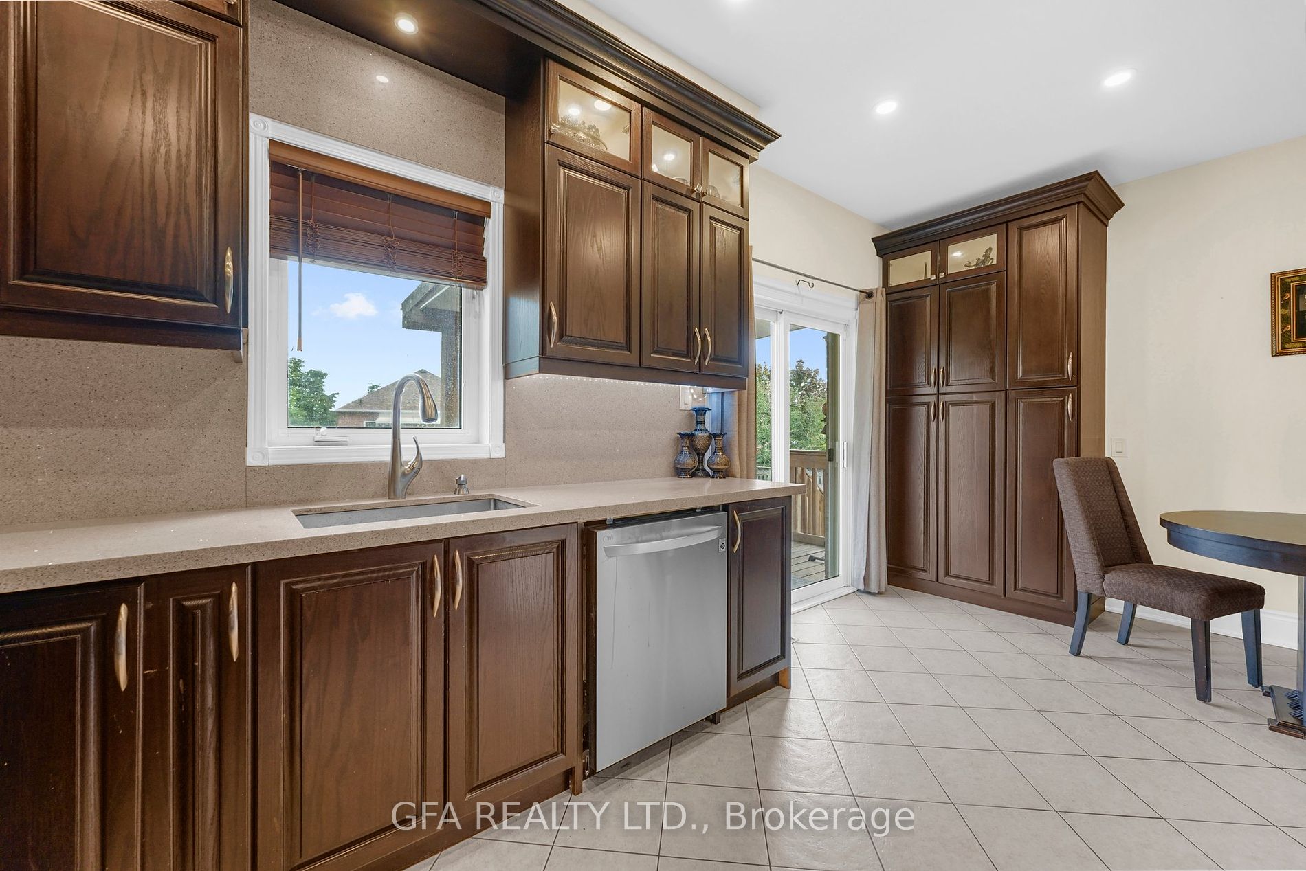 7349 Zinnia Pl