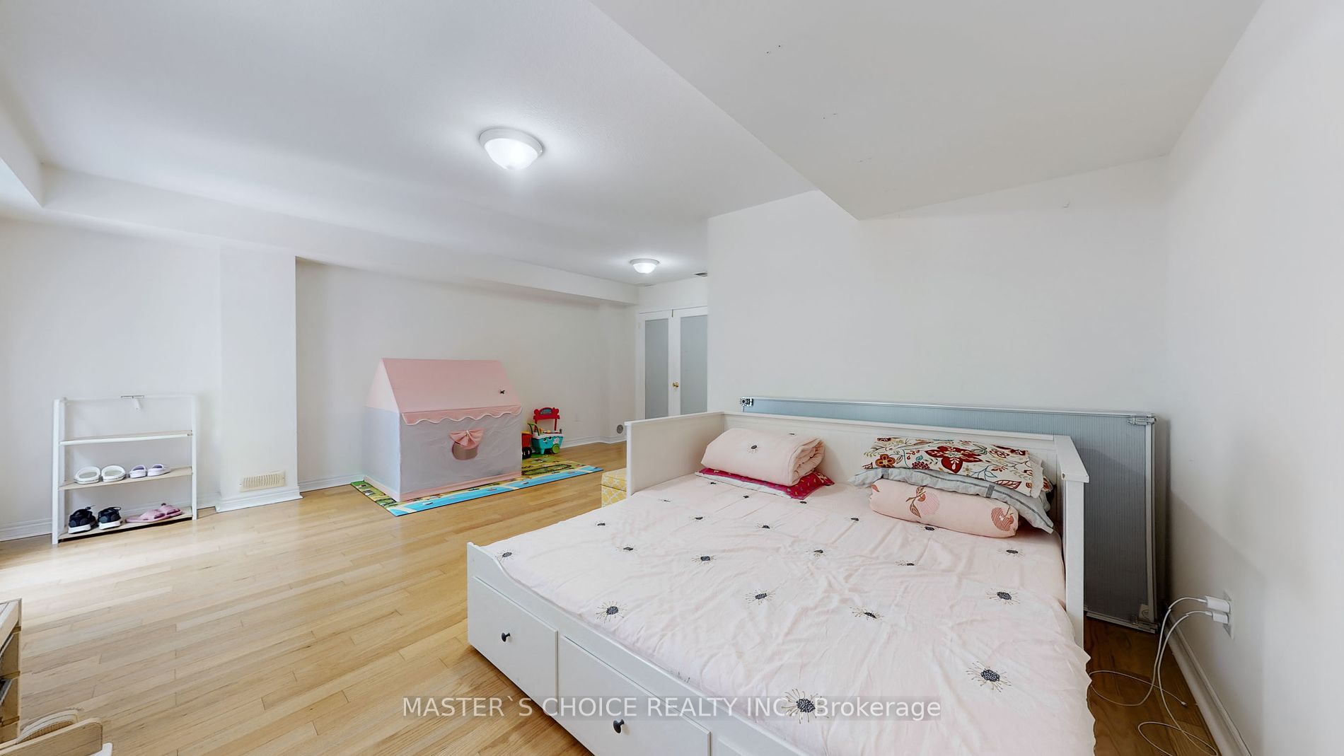 230 Paisley Boulevard W, #26