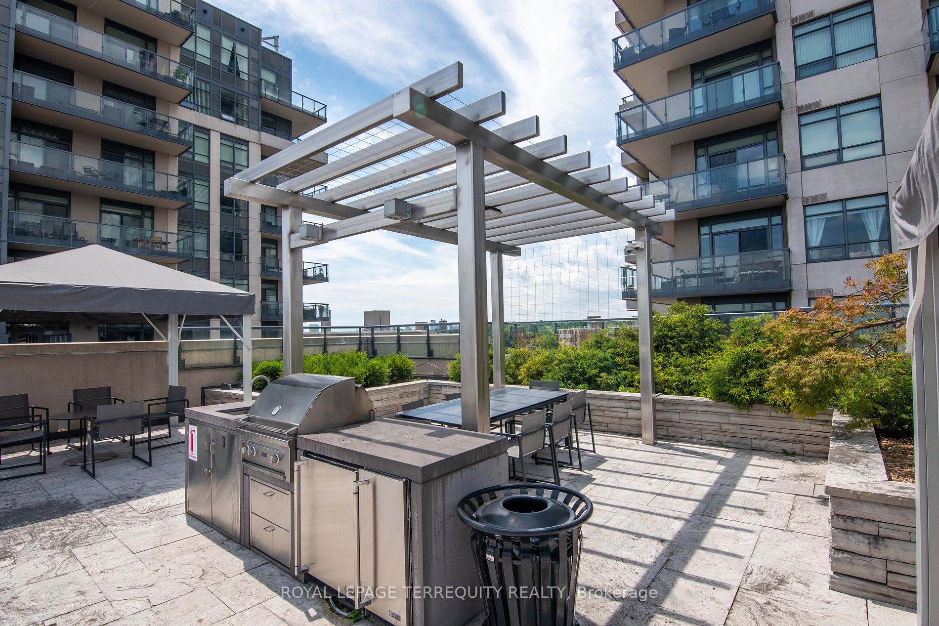 35 Fontenay Court #1207