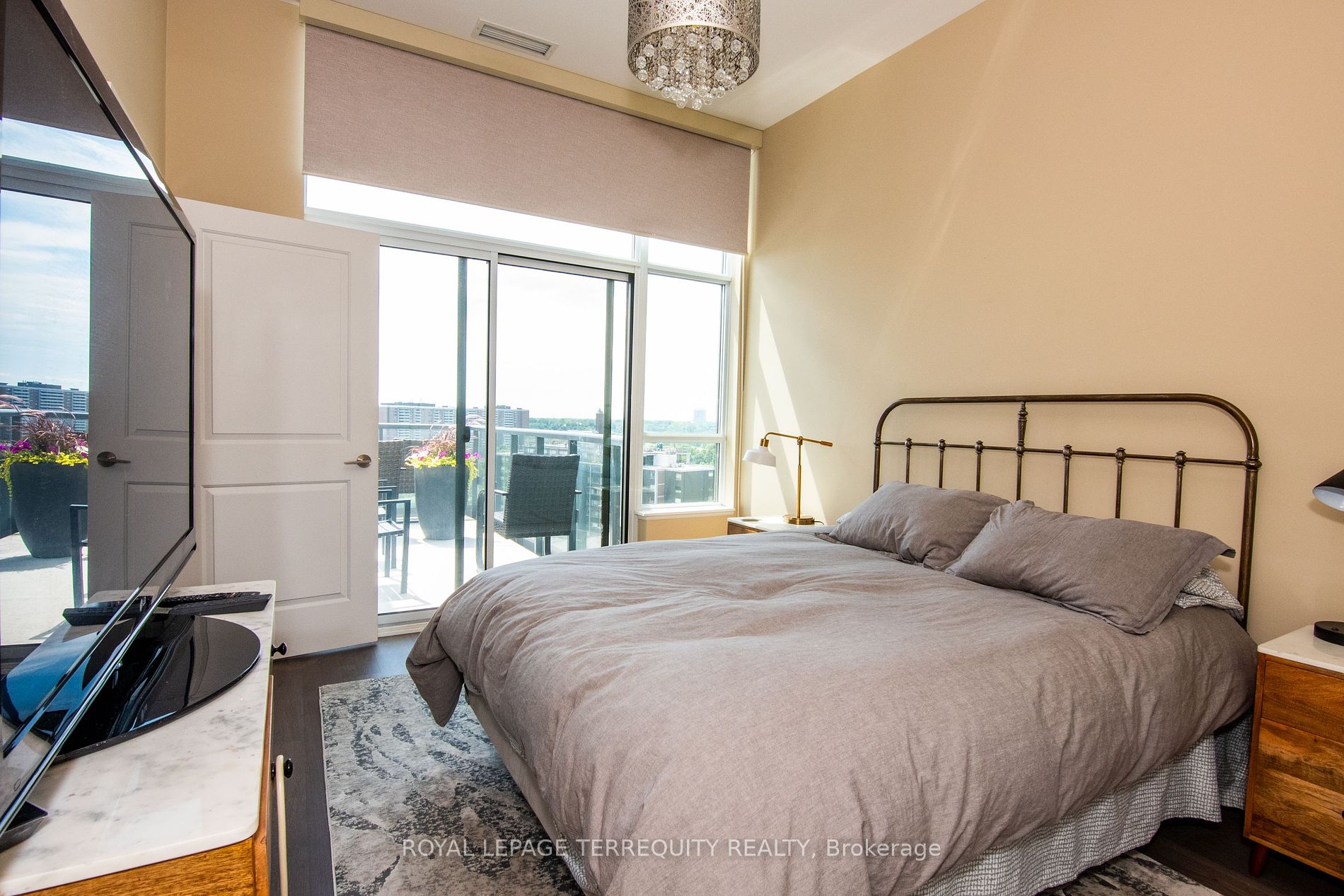 35 Fontenay Court #1207